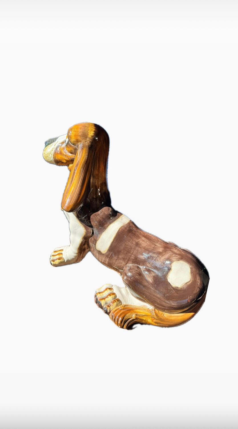 Grand Basset Hound in majolica ceramic. Italy, 1970s.