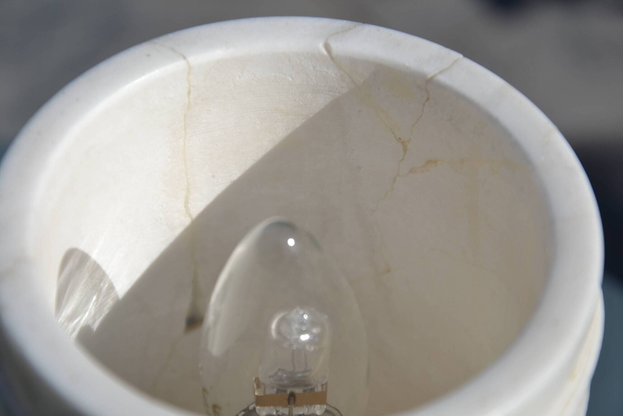 Lamp in white alabaster and brass