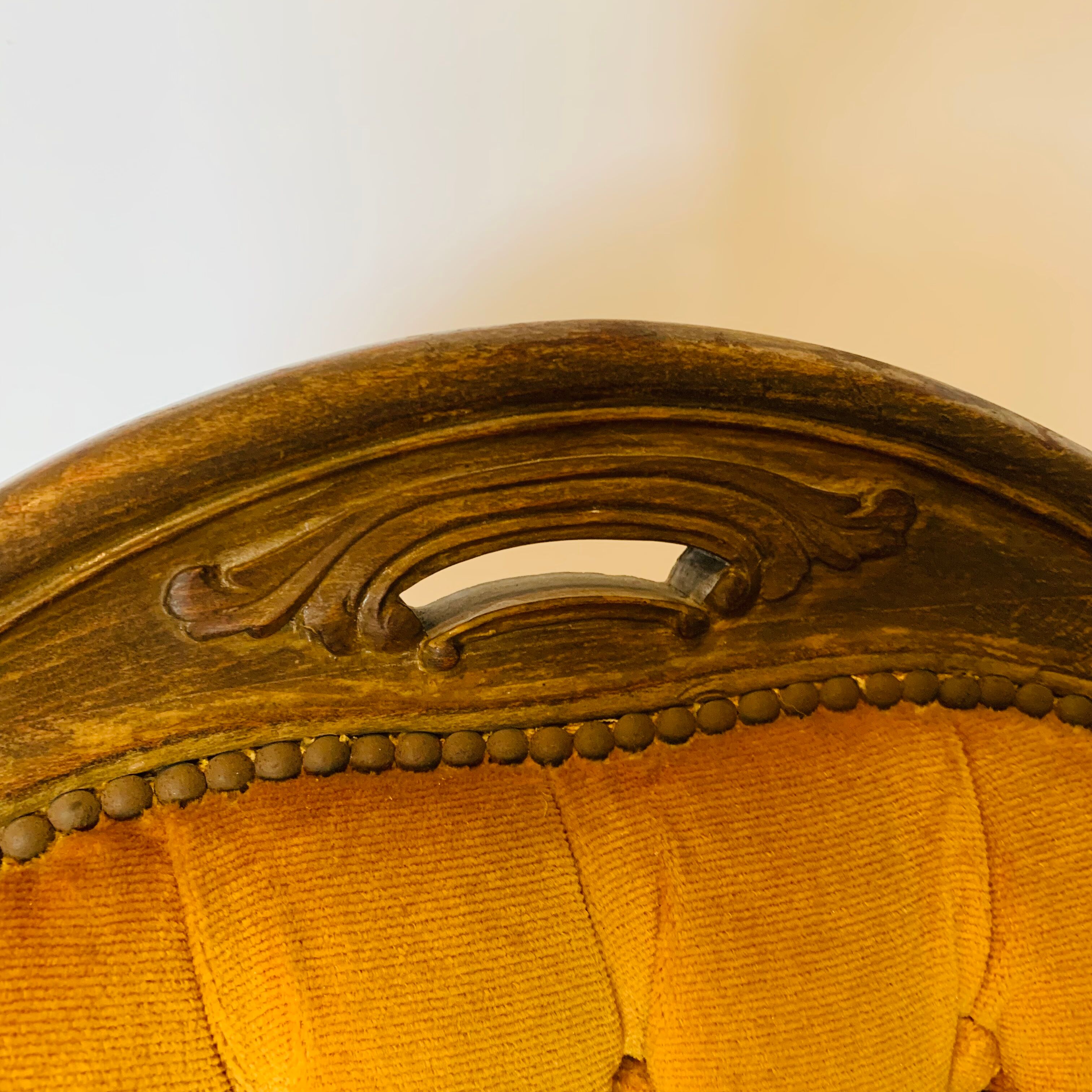 Rocking chair back medallion