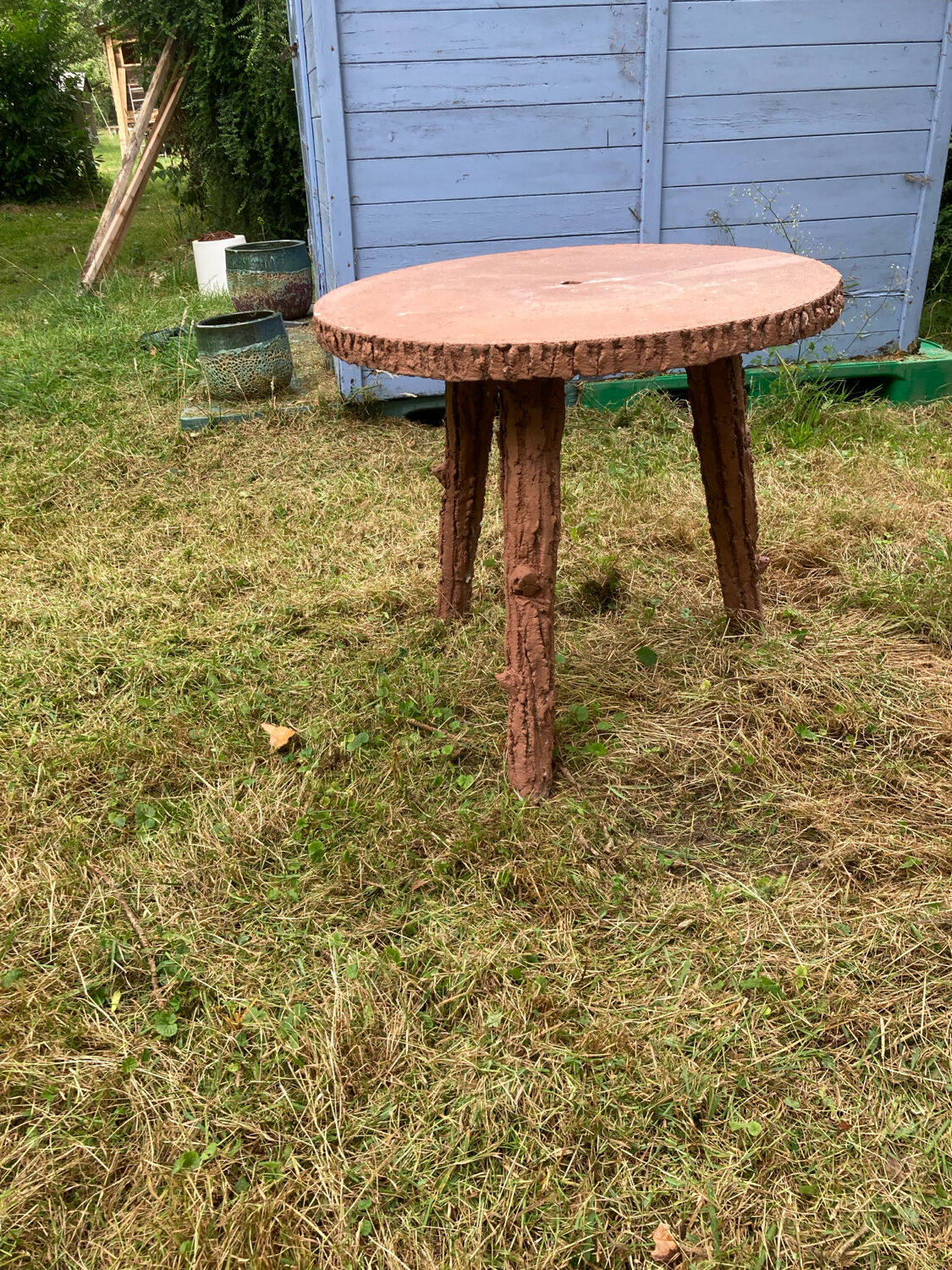 Garden furniture in 'rockery' cement