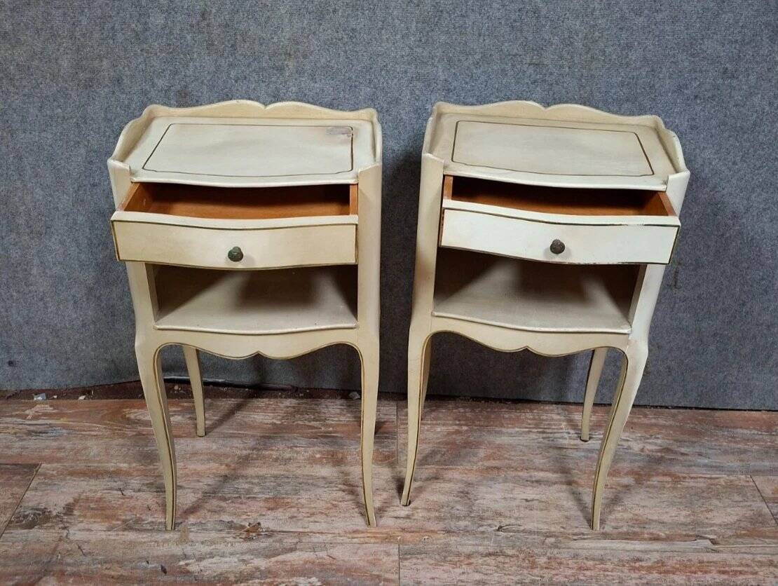 Pair of lacquered Louis XV style bedside tables – 20th century