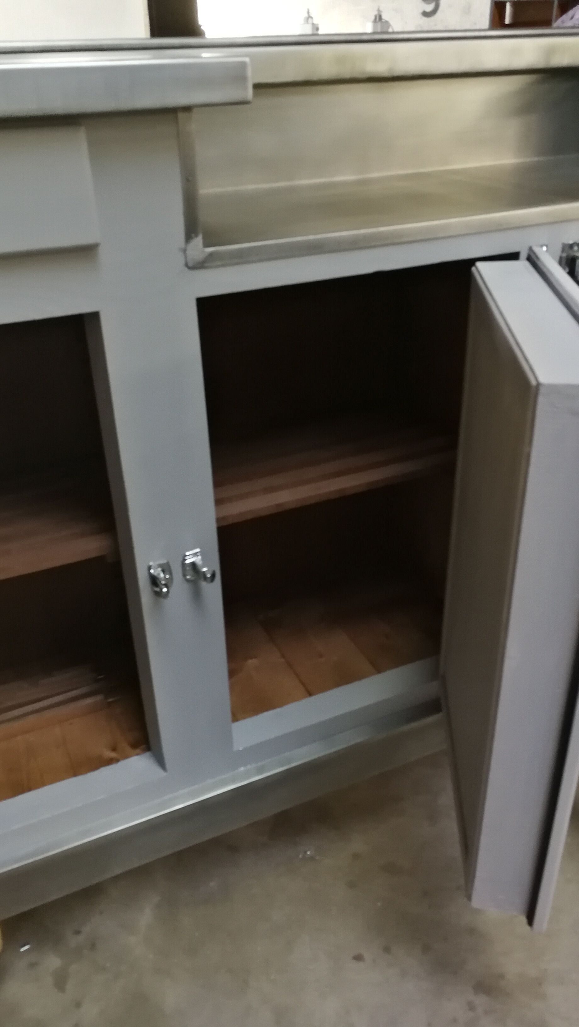 Bar counter