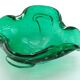 Cendrier ou vide poche en verre de Murano bullicante vert émeraudes des années 60