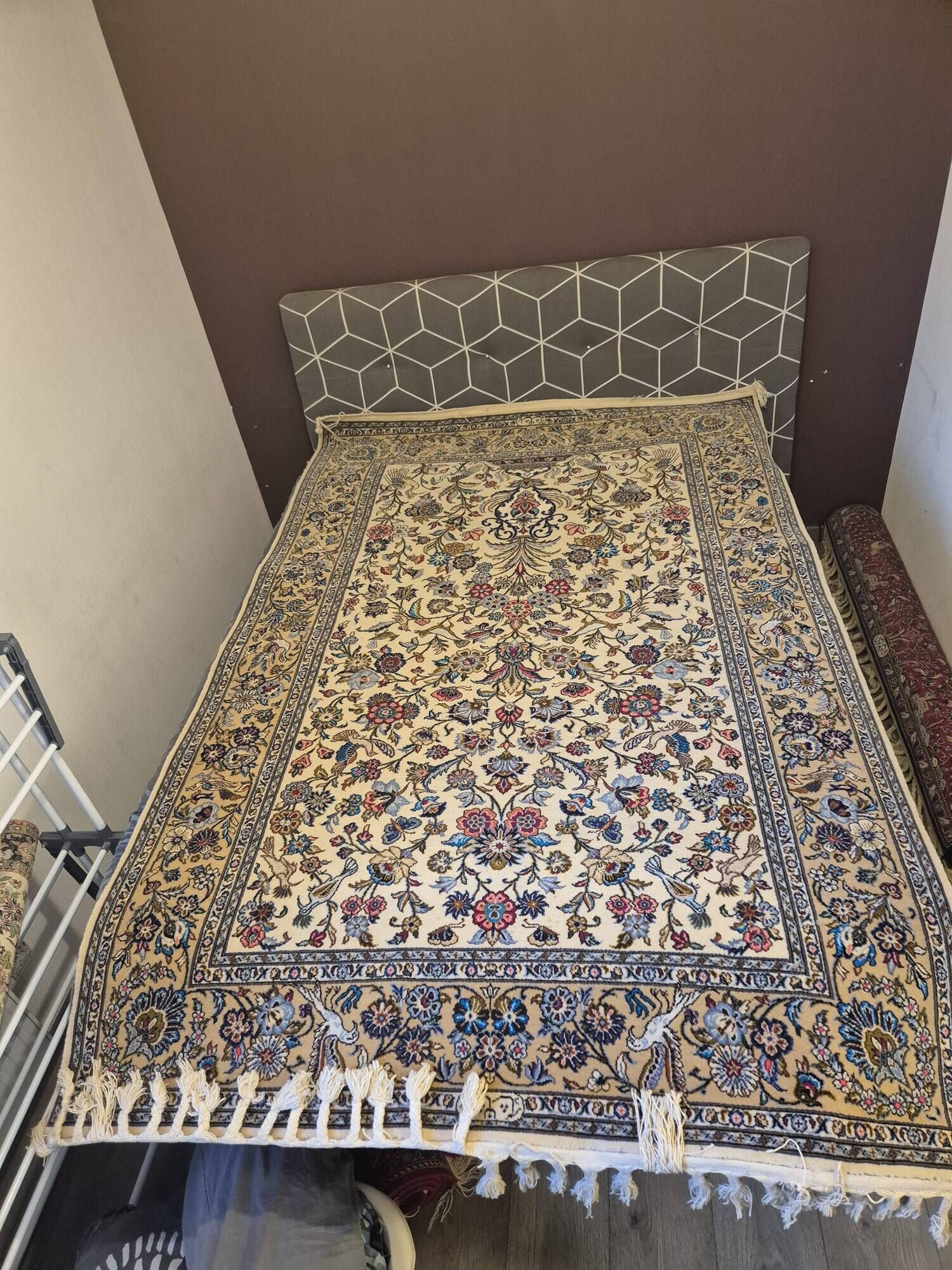 Grand Kashan Ivory Floral Rug 143x222 – Garden of Paradise