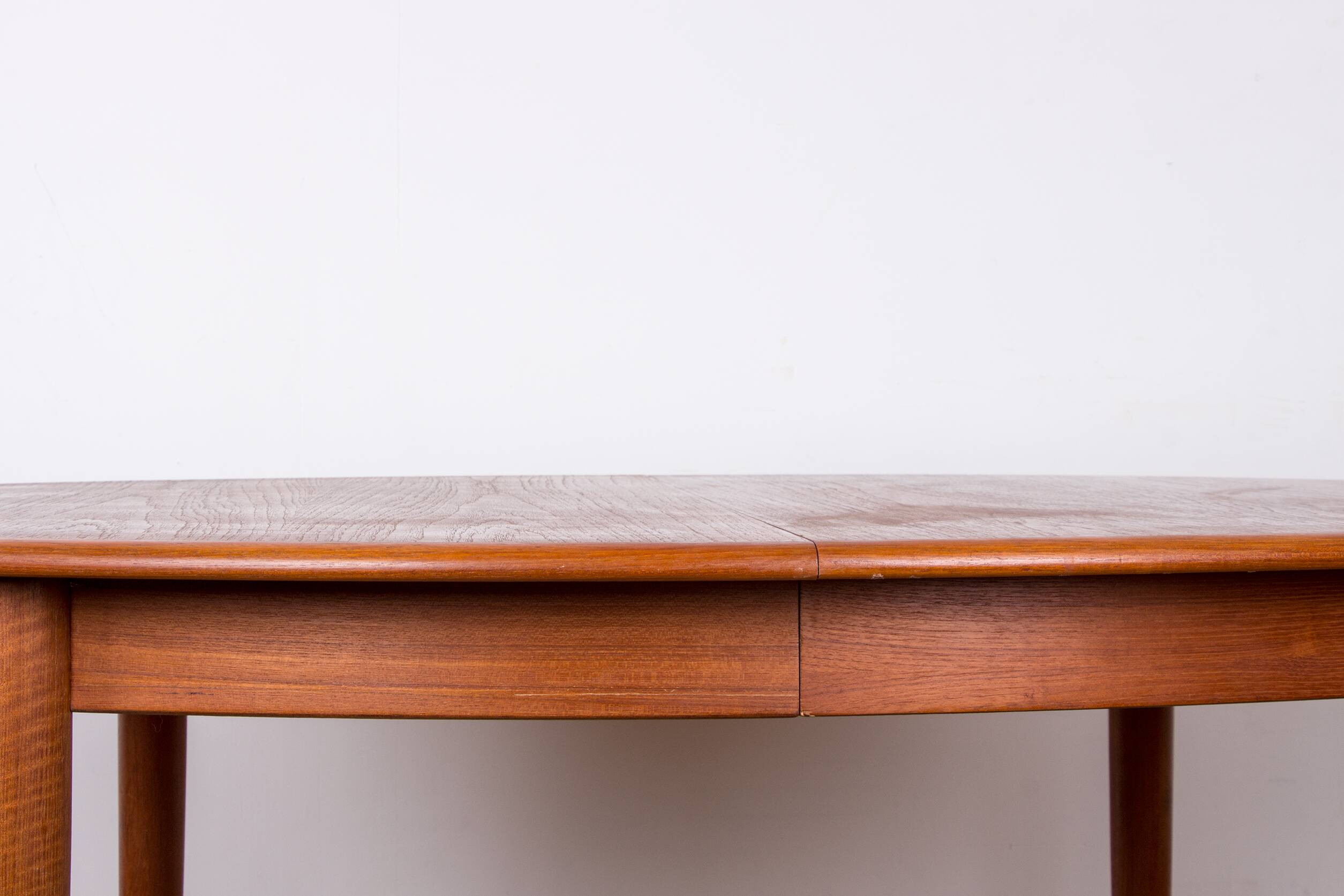 Danish oval teak dining table by Gudme Mobelfabrik 1960.