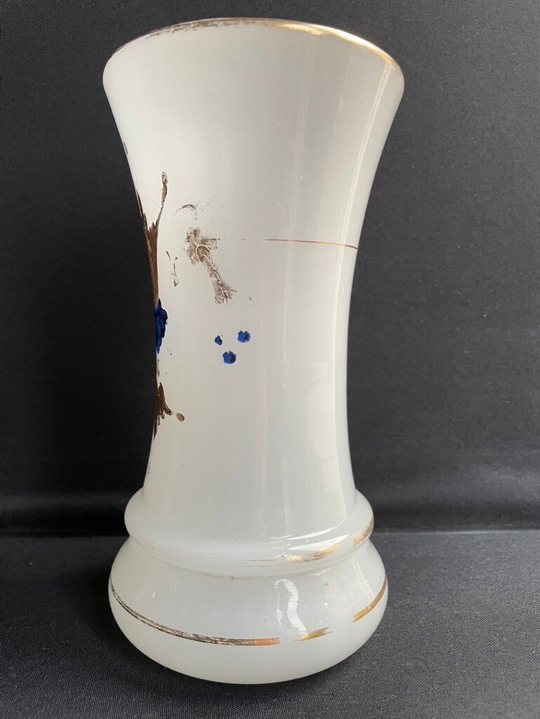 Vase napoleon iii opalescent white opaline