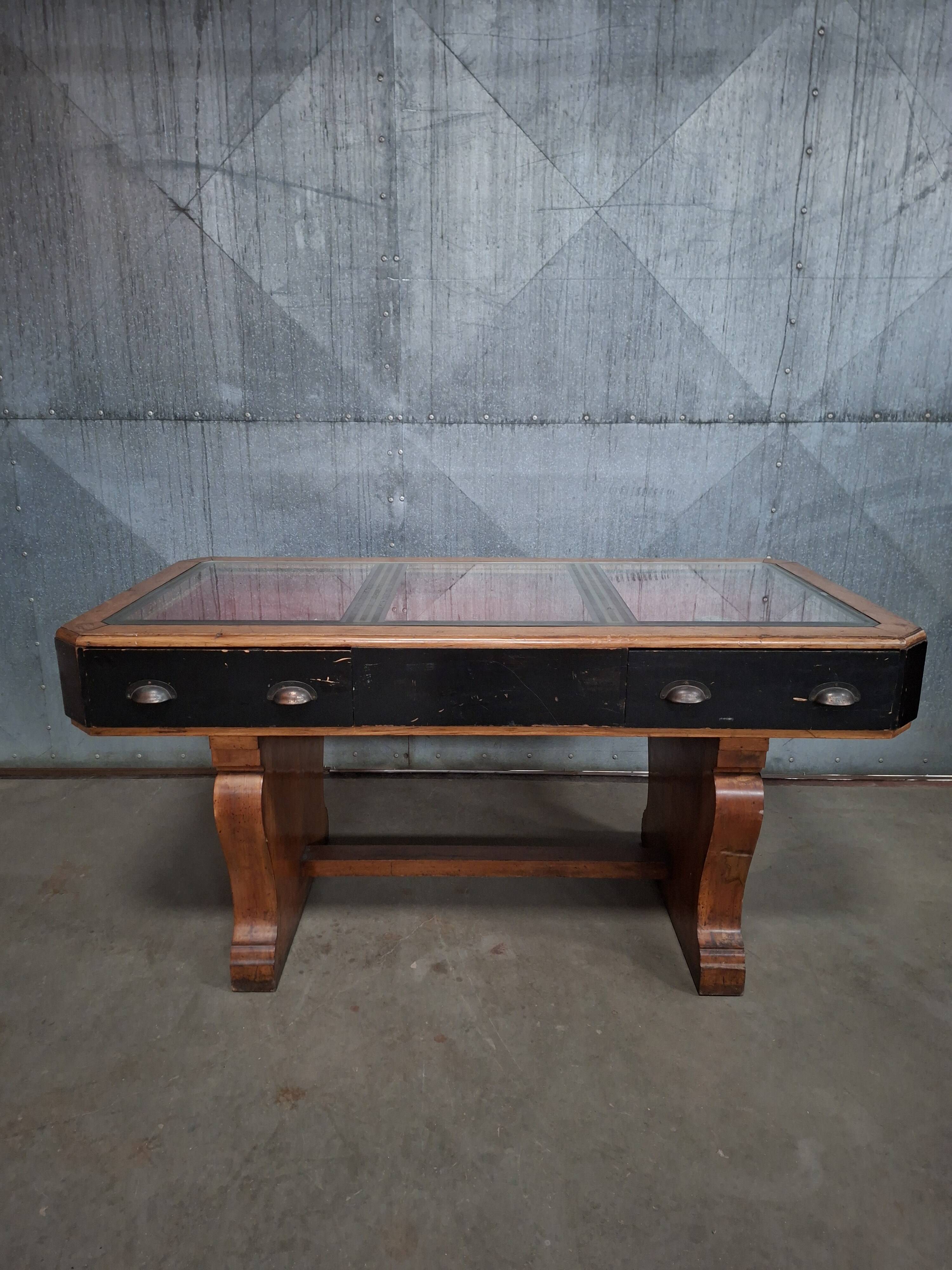 Table vitrine / table de présentation / comptoir avec tiroirs