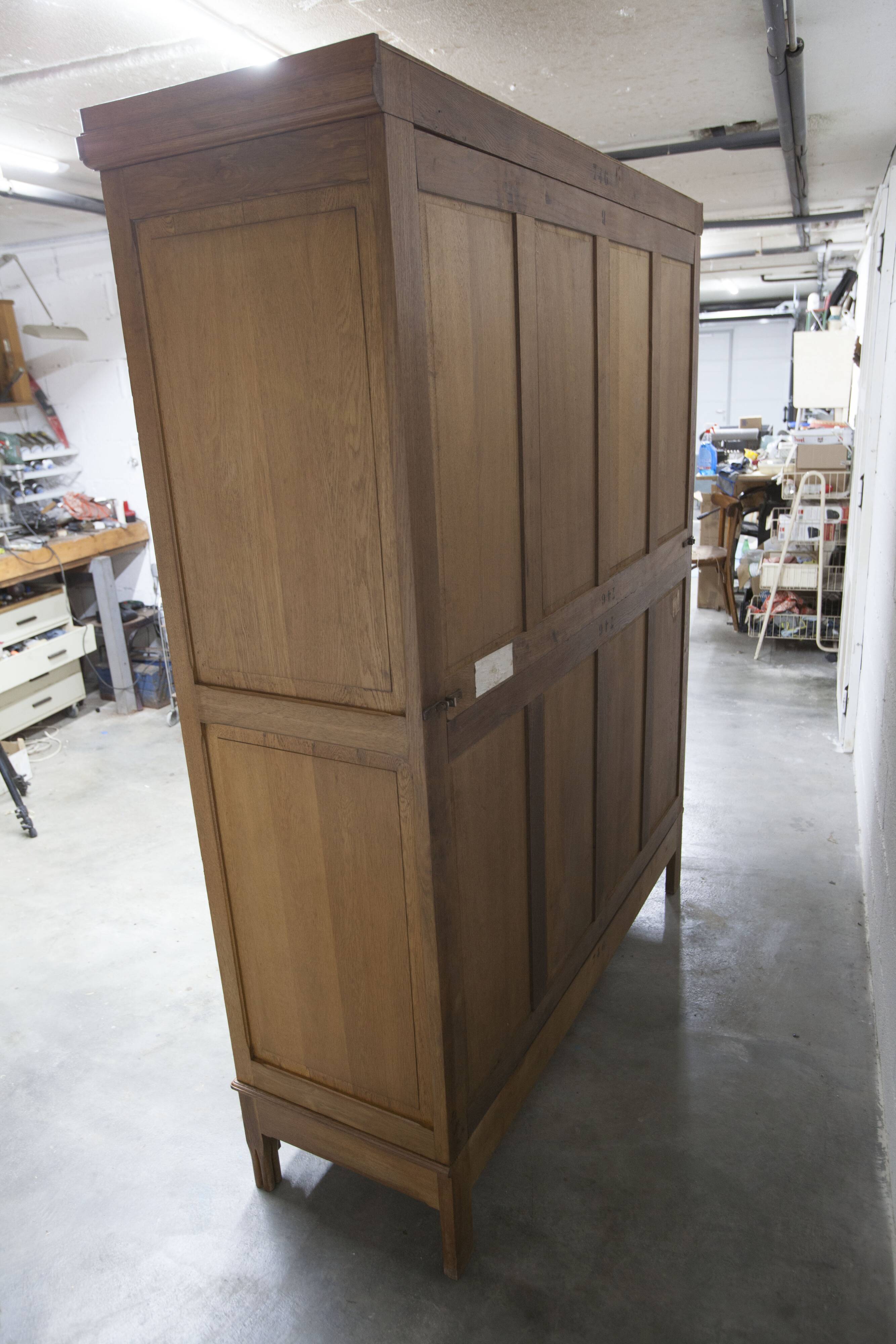 Art Deco oak sculpted wardrobe - Flemish workshop circa 1930
