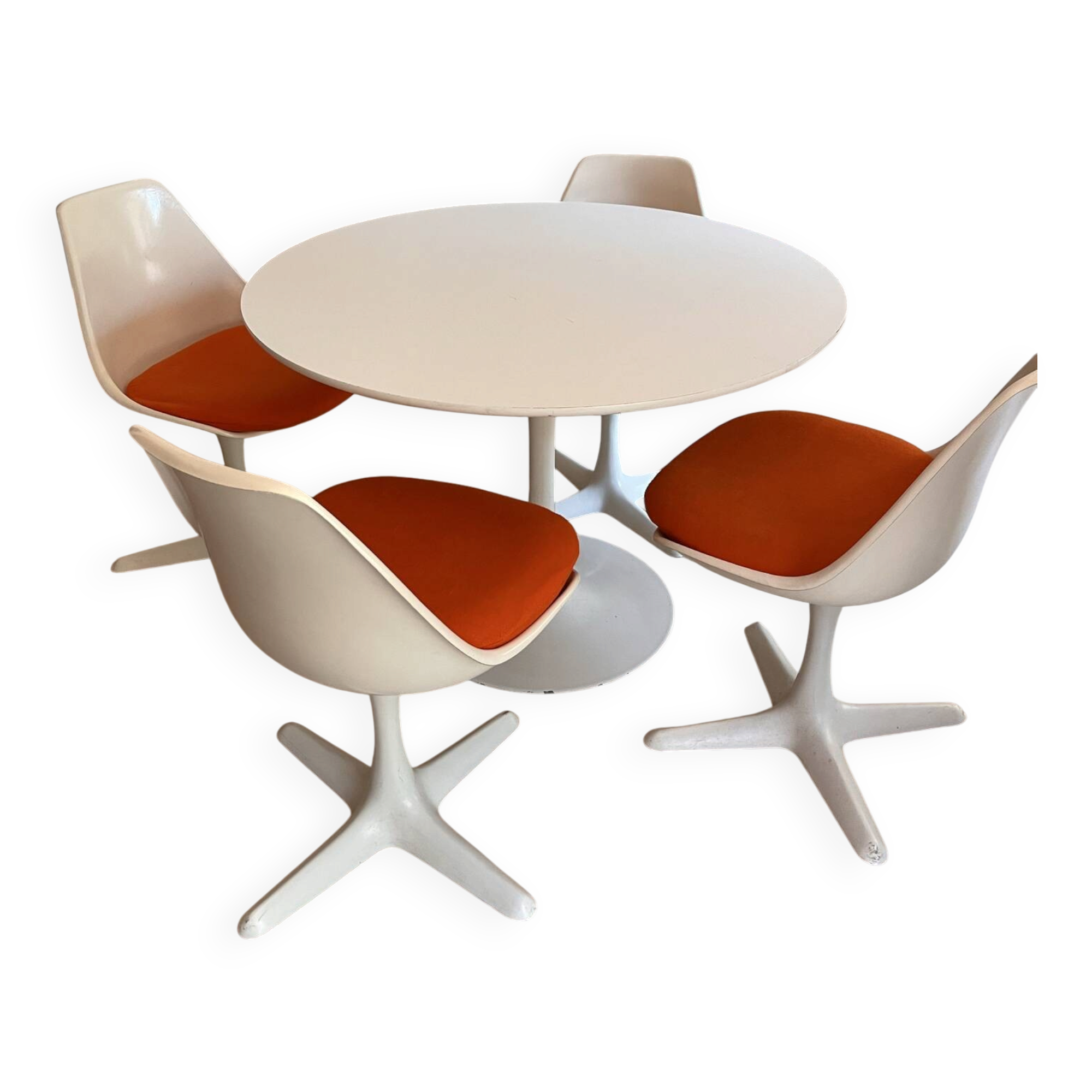 Tulipe Arkana table by Knoll and its 4 chairs