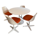 Tulipe Arkana table by Knoll and its 4 chairs