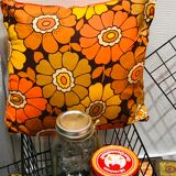 Flower cushion 70s