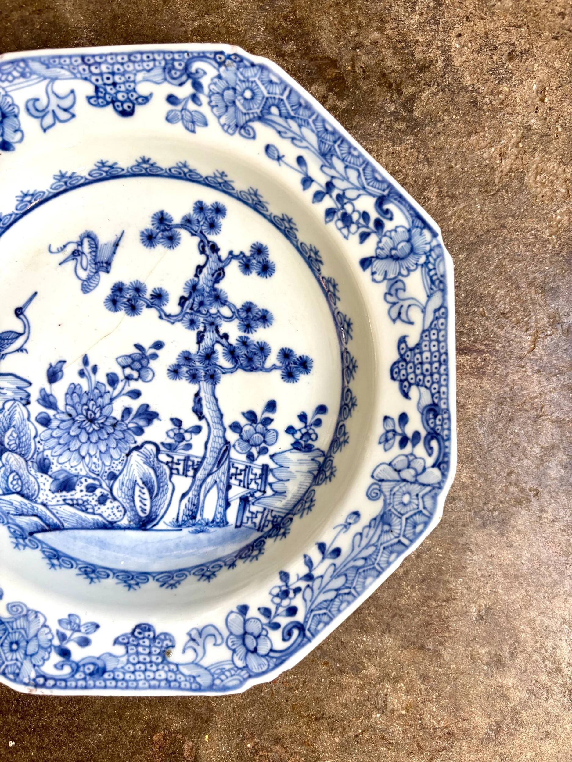 Octagonal deep plate from the Compagnie des Indes in blue porcelain