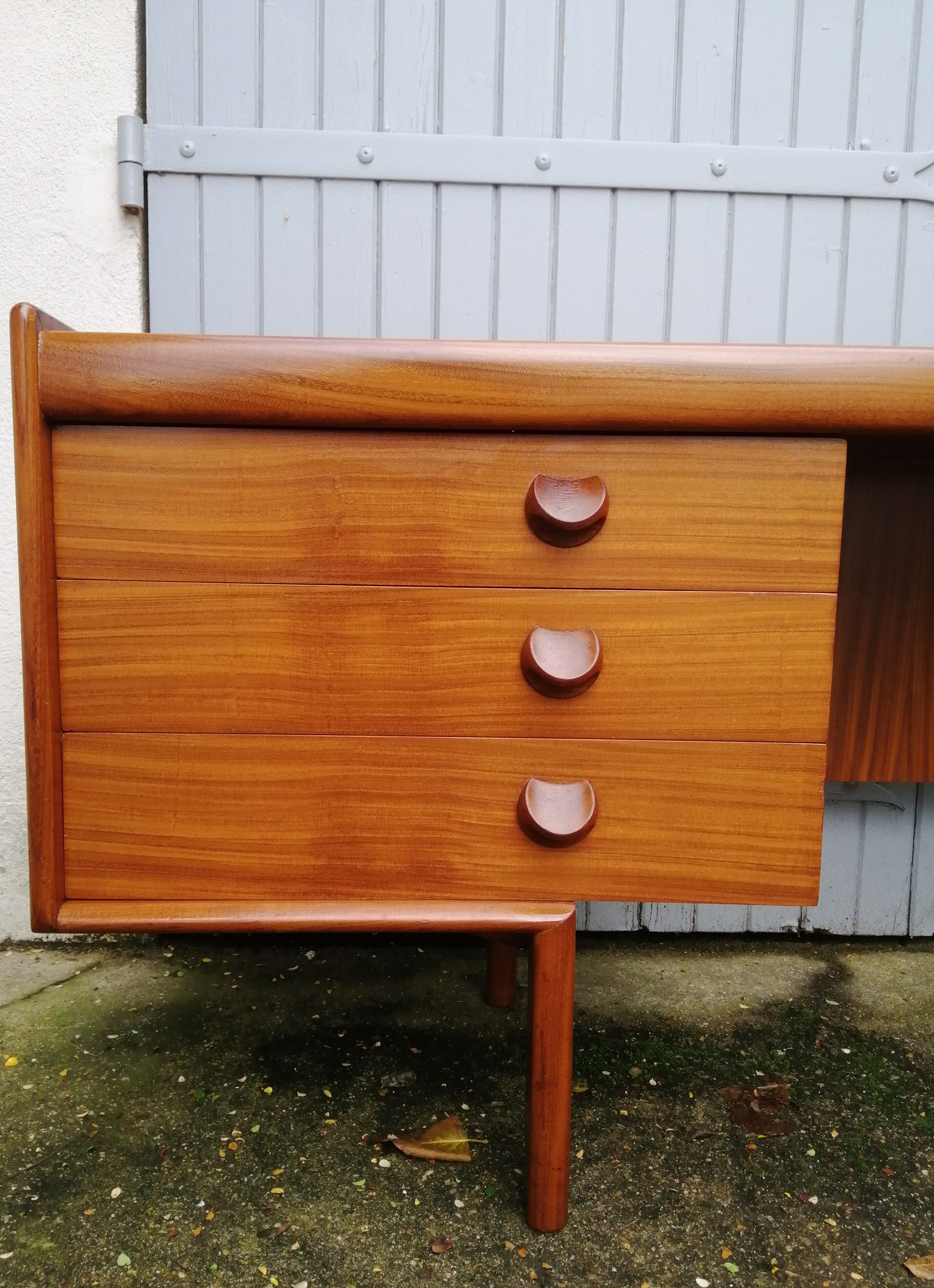Teak dressing table from the 60s by White & Newton