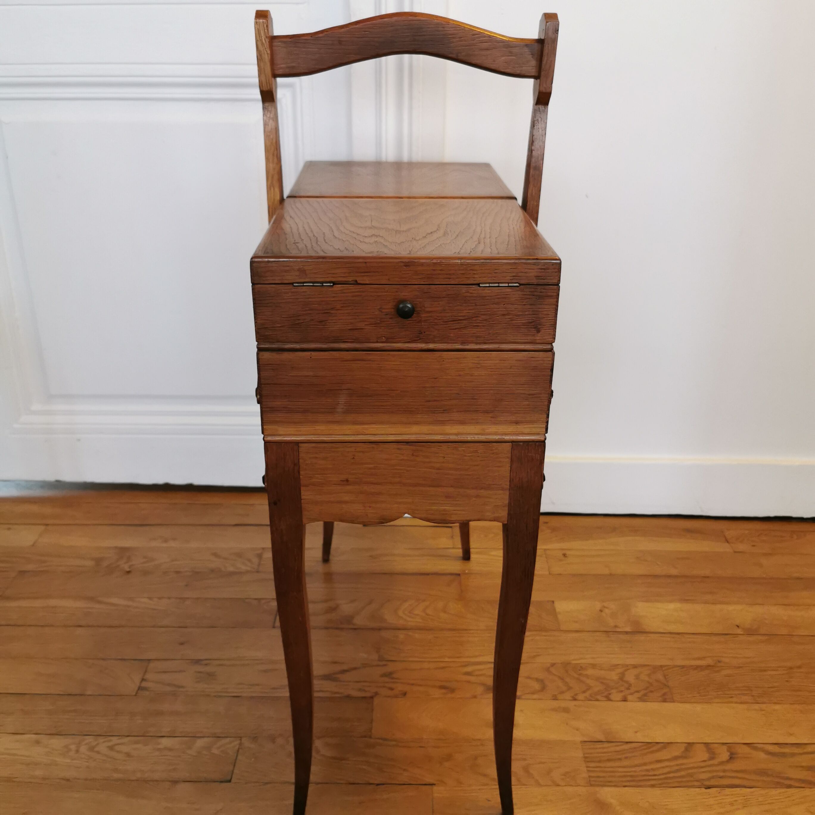 7 compartment sewing worker