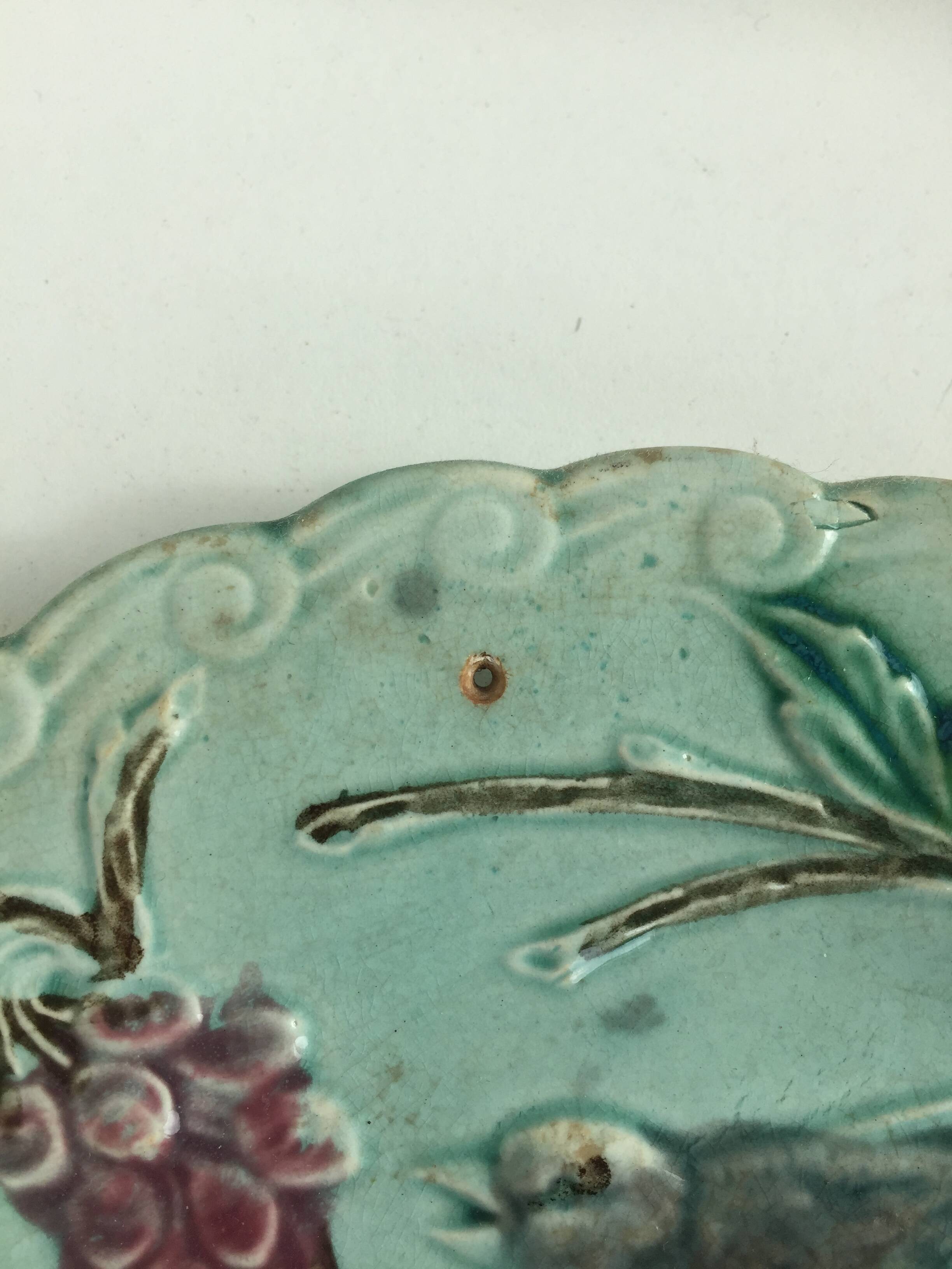 Slip plate decorated with birds