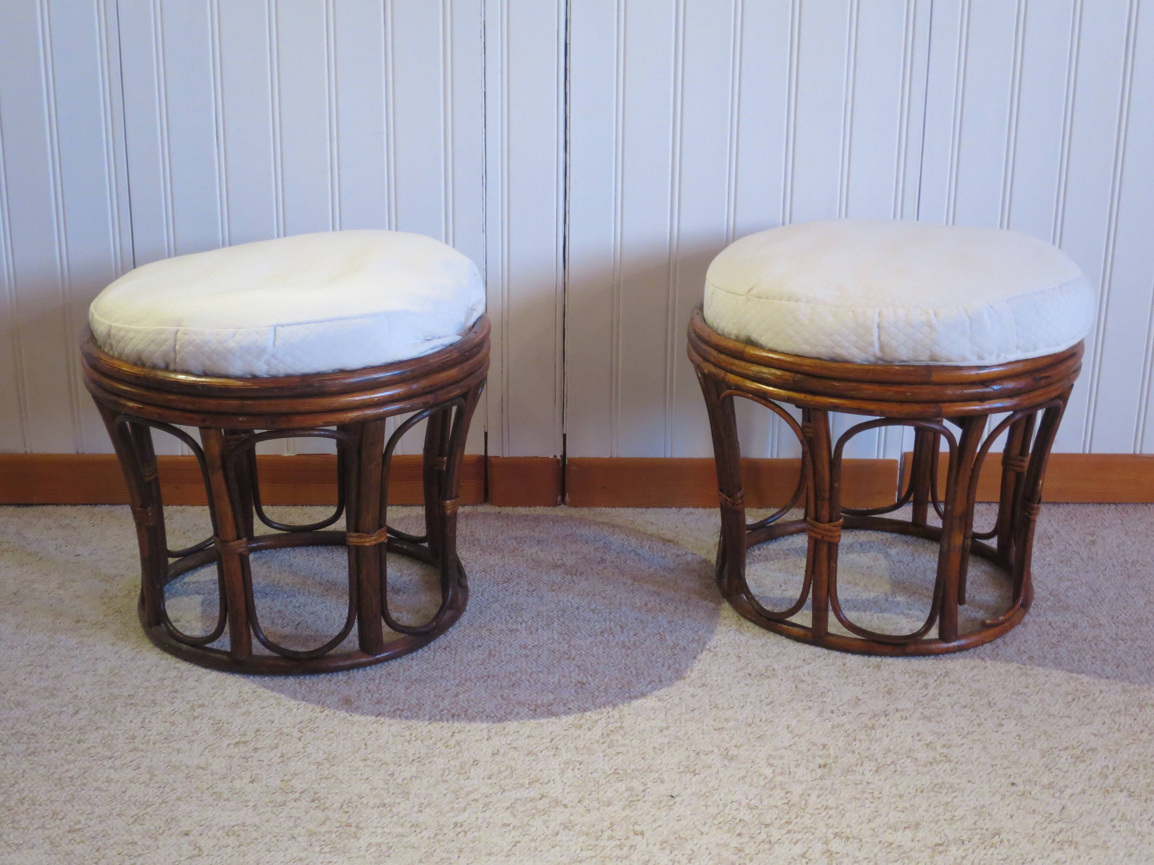 Pretty pair of 2 bamboo and rattan stools with cushions - 80s - Vintage - set of 2