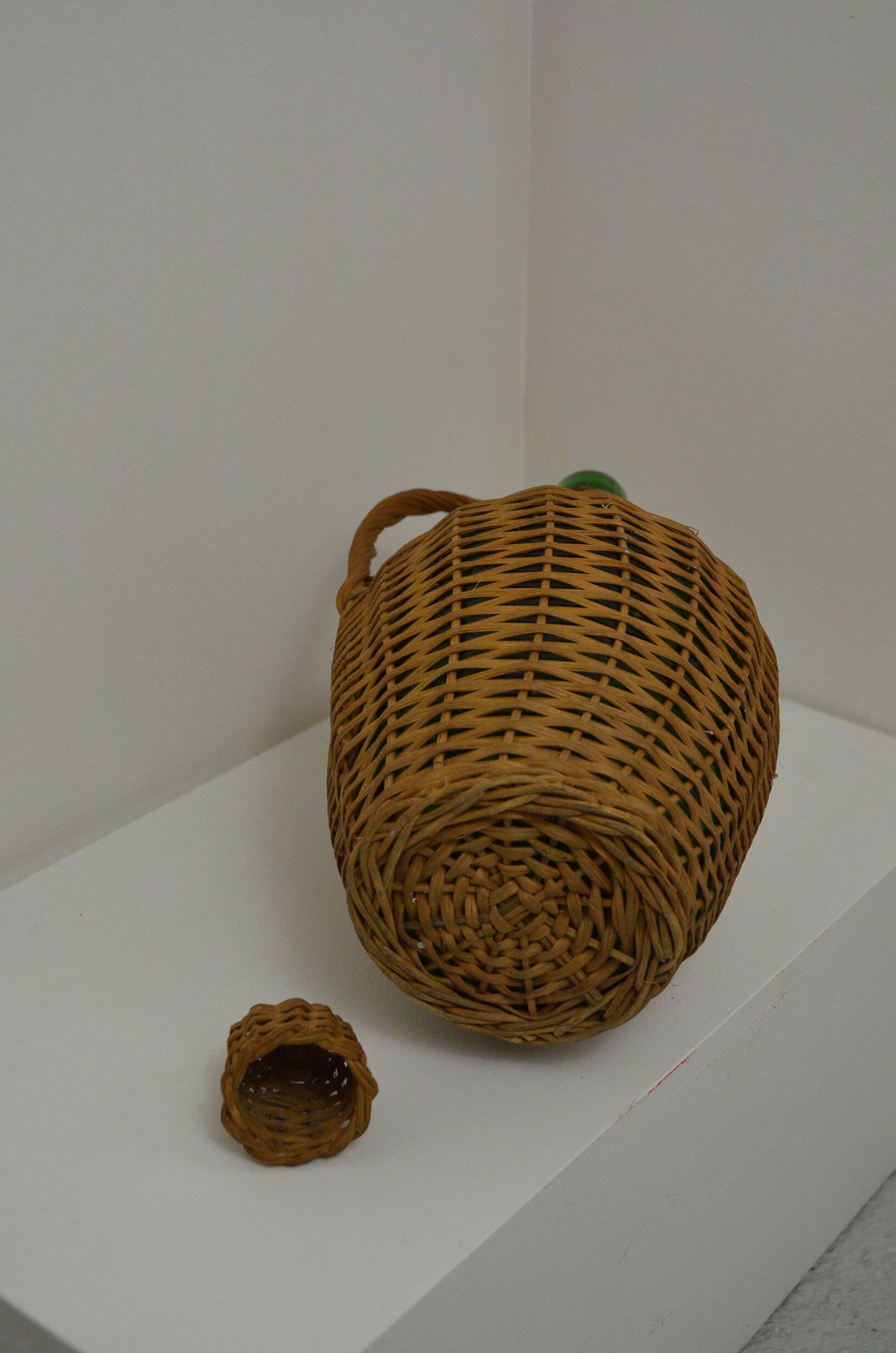 Rattan demijohn