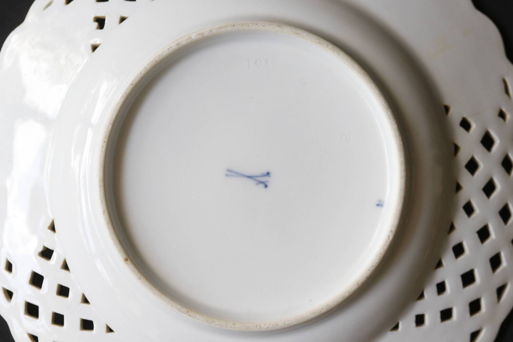 Suite of 4 plates in Meissen porcelain, Germany