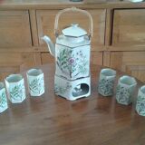 Teapot service and 6 cups