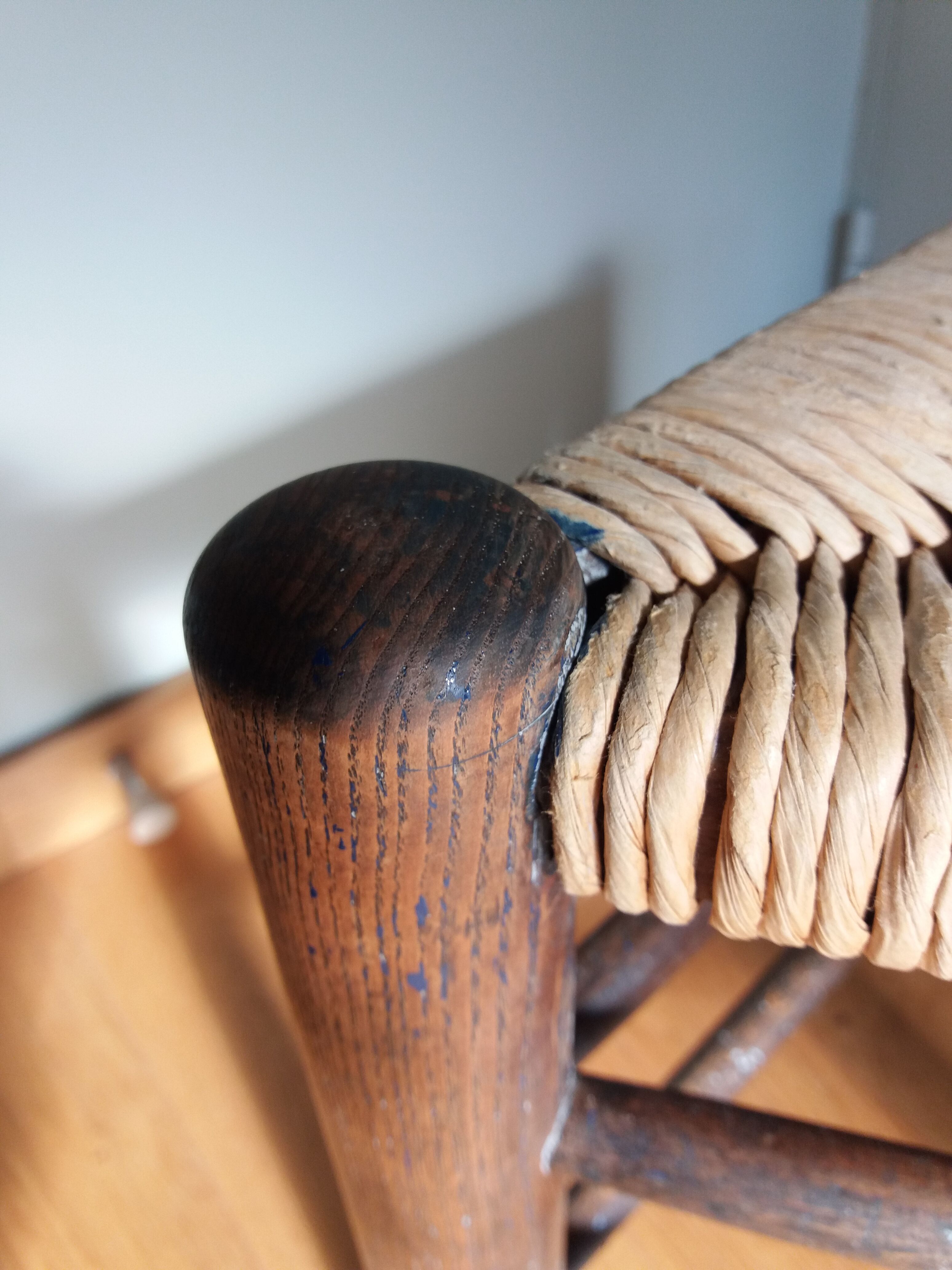 Mulched tripod stool