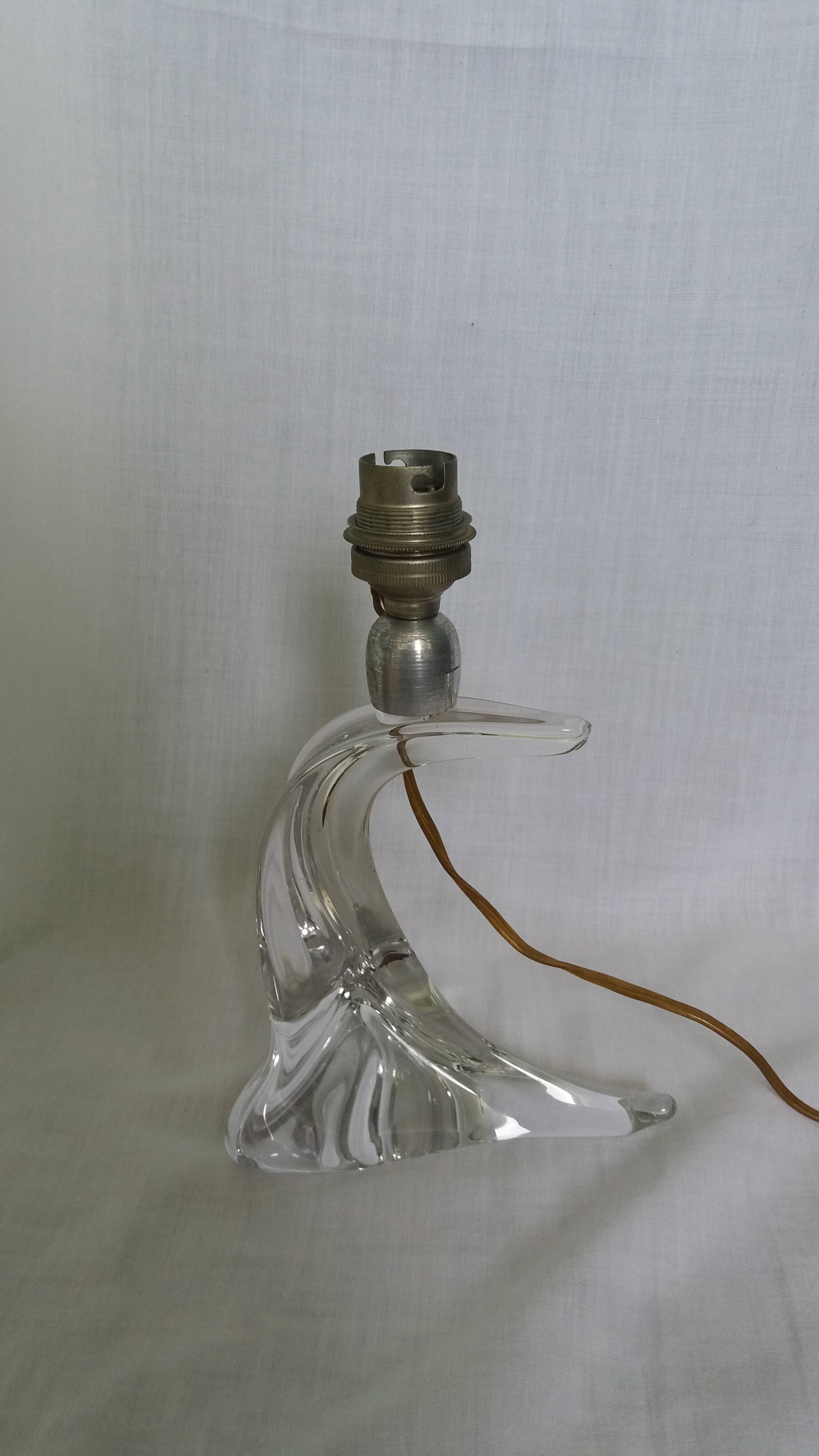 Saint-Louis crystal lamp with a free-form wave base.