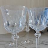 4 wine glasses