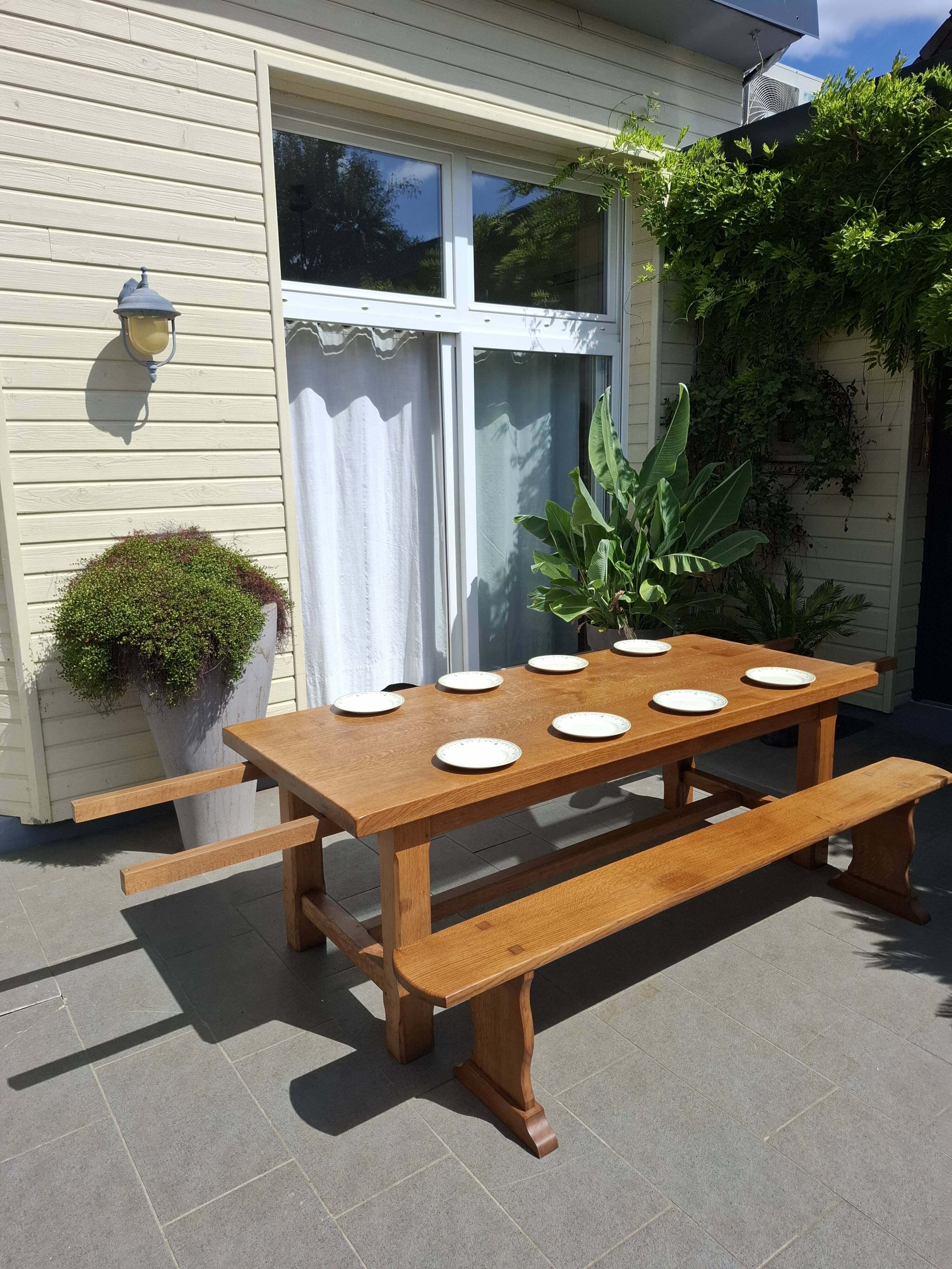 Grande table de ferme avec son banc