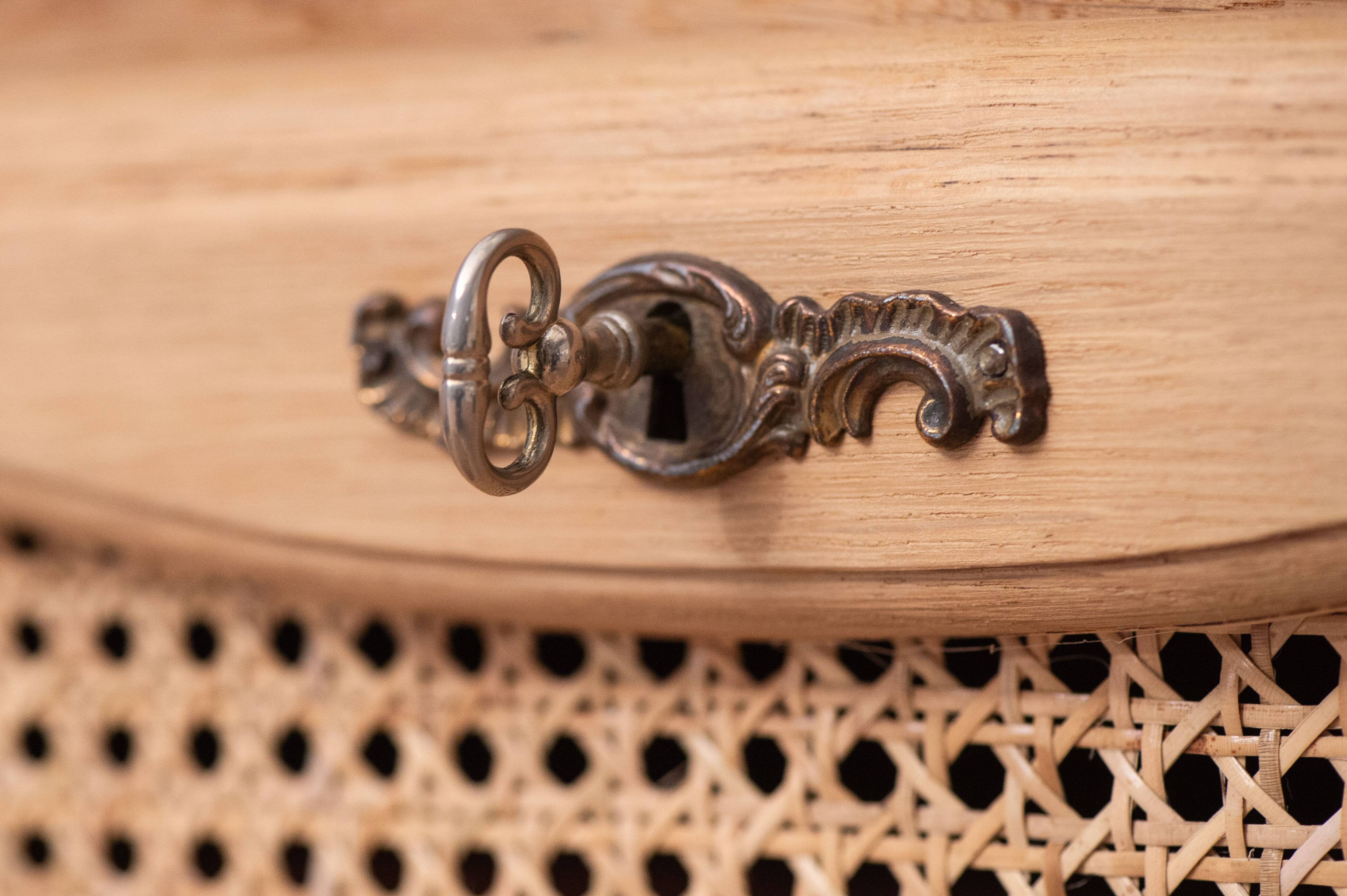 Bar cabinet / Tv cabinet