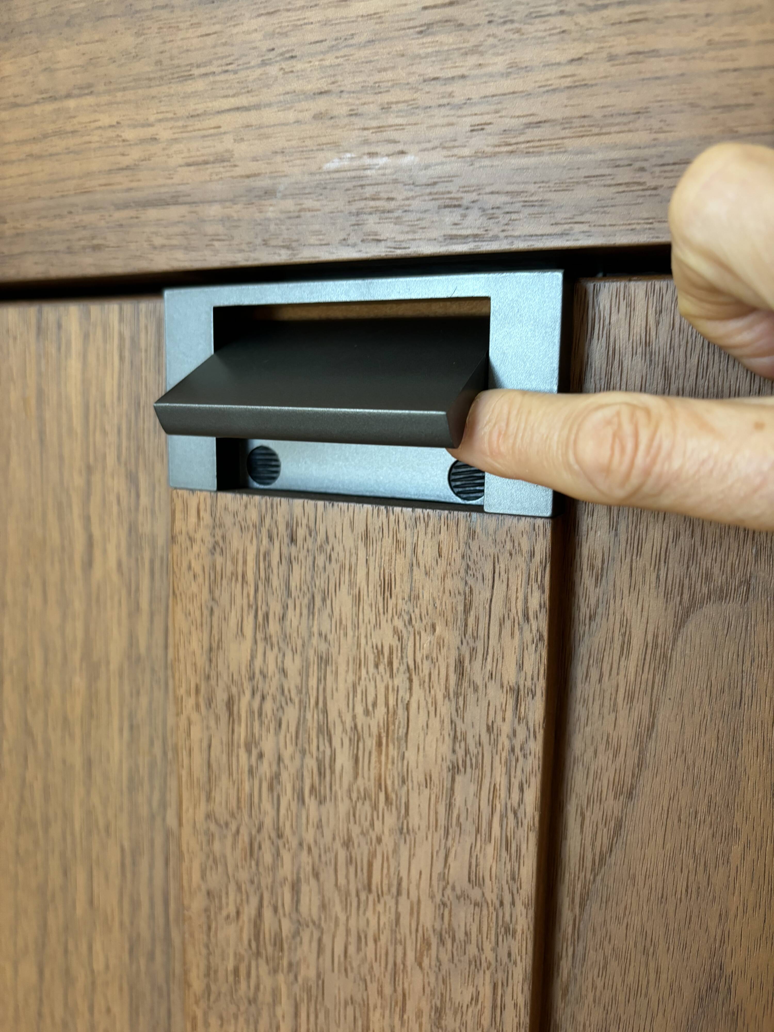Maxalto 4-door cabinet by Antonio Citterio