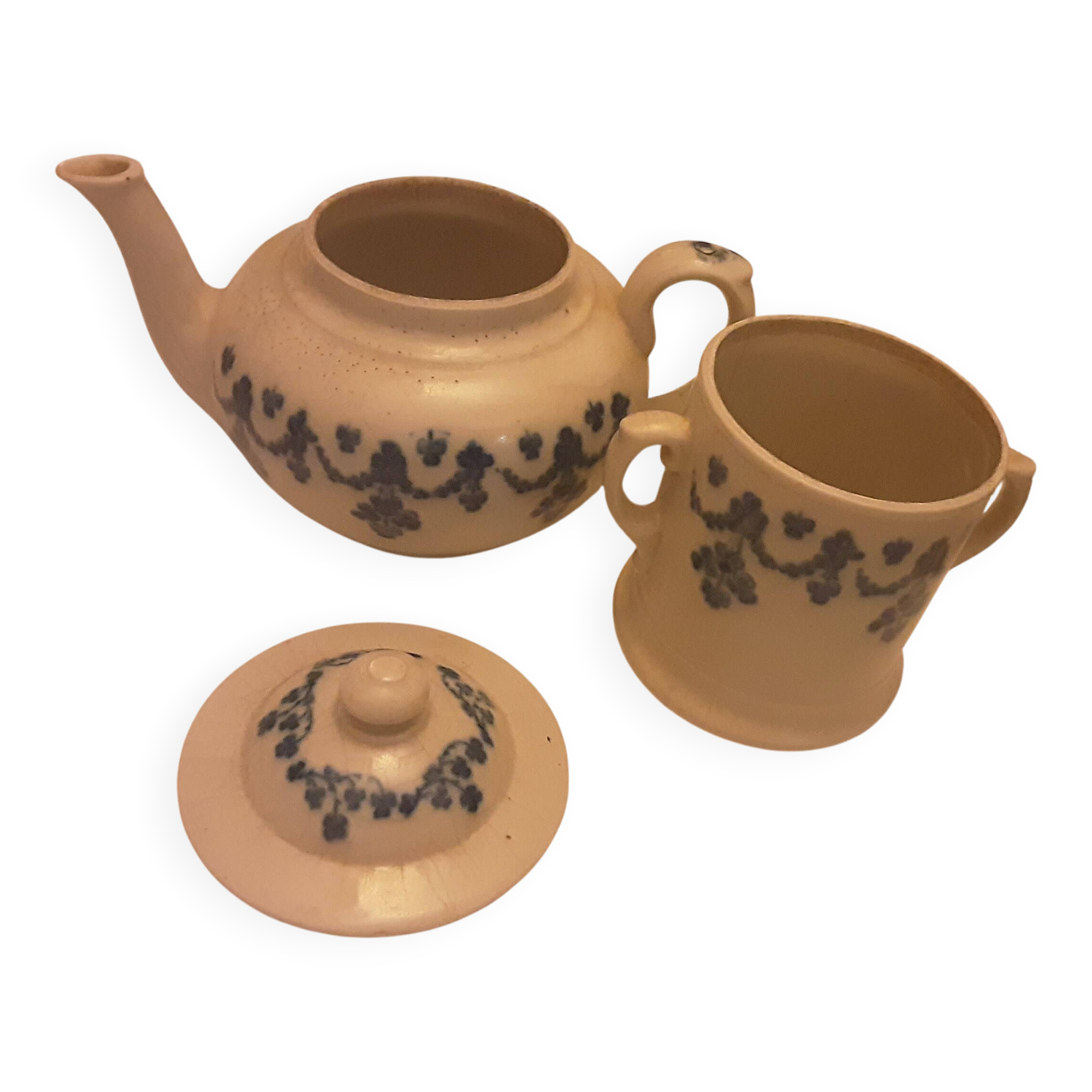 Saint uze revol teapot