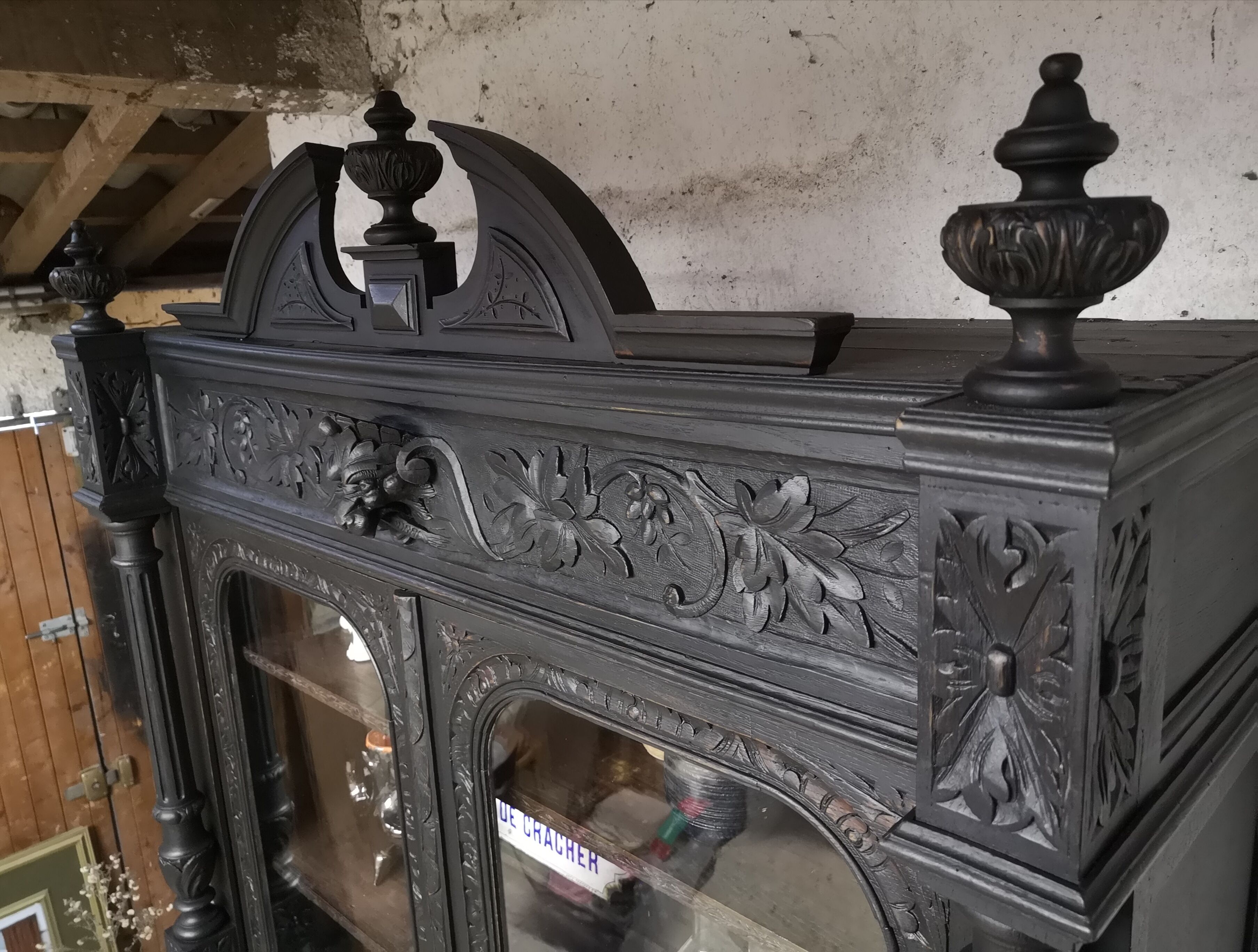 Hunting buffet XIX Louis XIII oak, cabinet curiosity showcase library