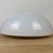 Plafonnier ou applique opaline, demi sphère années 50