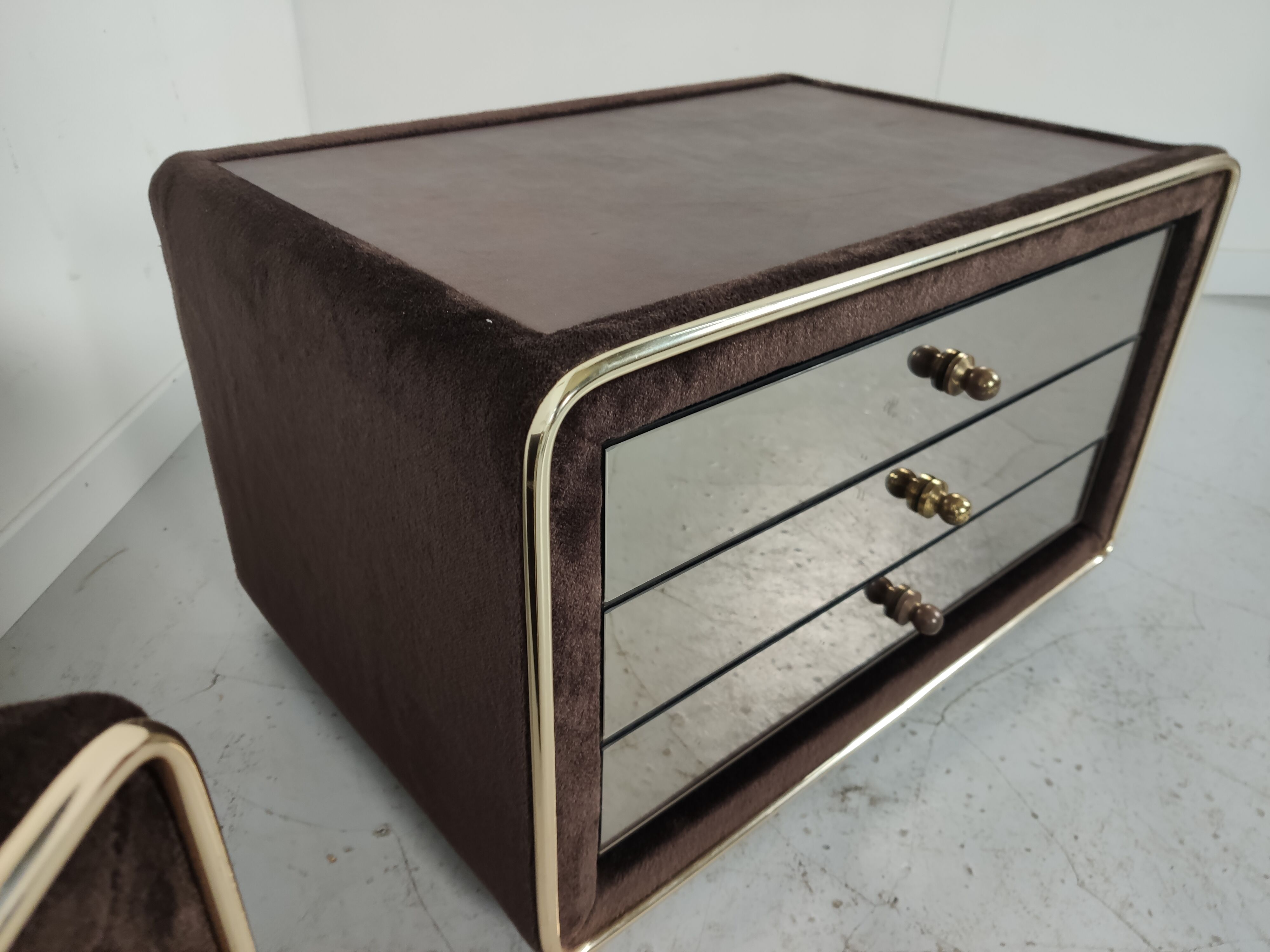 Pair of mirror and leather bedsides Ruf international, 60s/70s