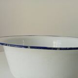 Old enameled basin