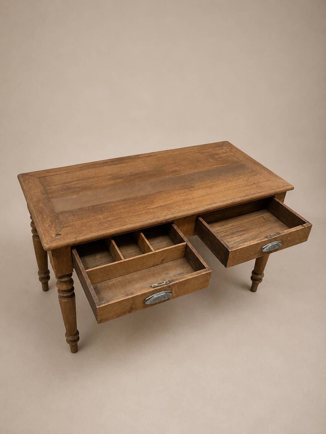Antique farmhouse table in solid oak – Art Deco handles