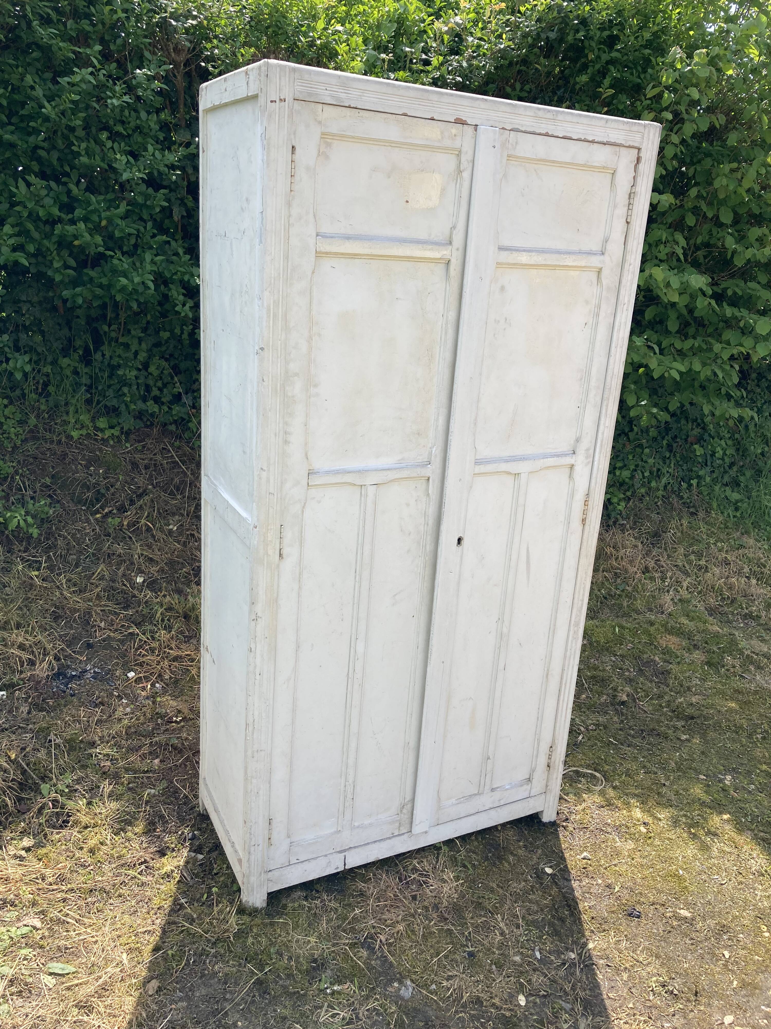 Armoire parisienne