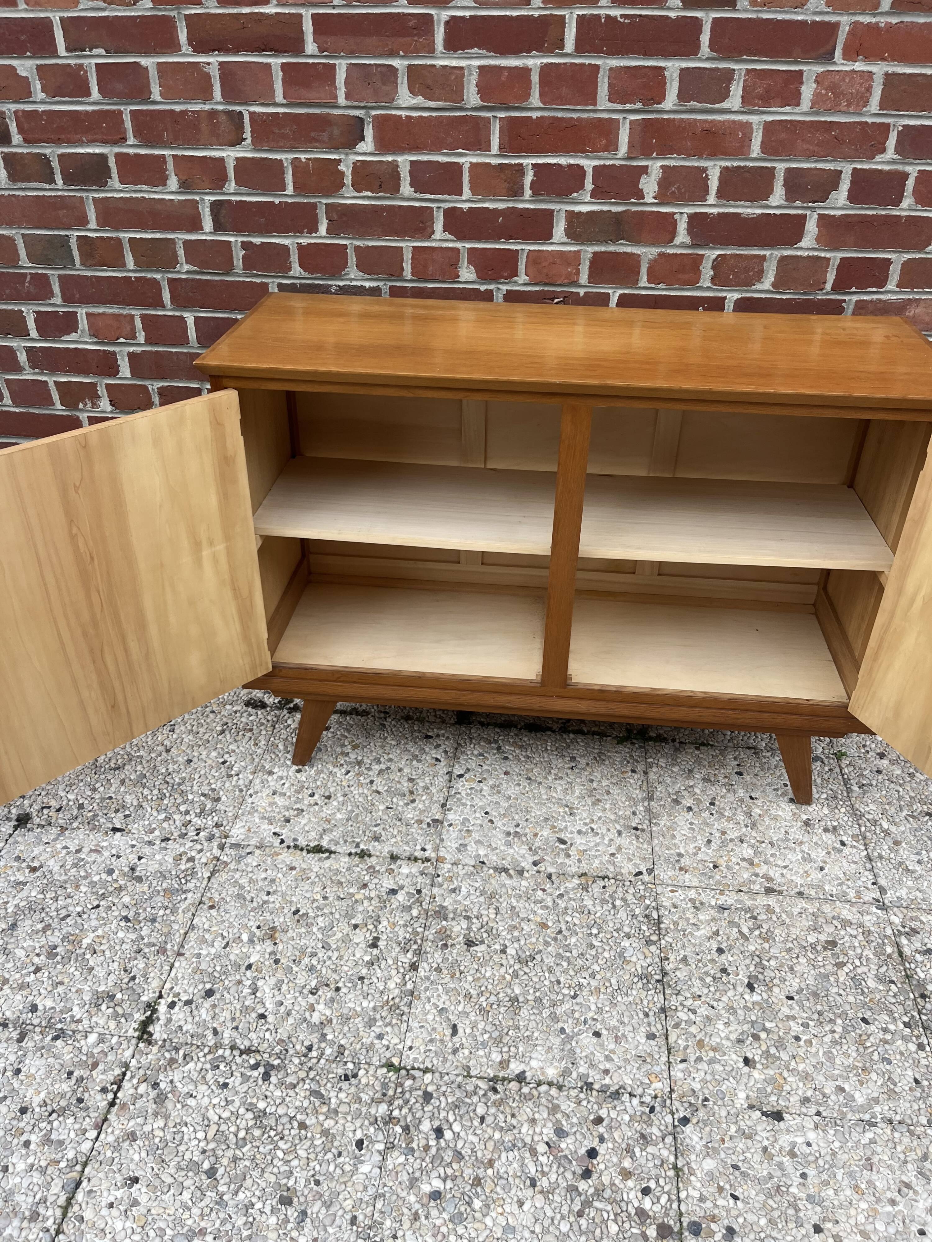 Commode vintage pieds compas