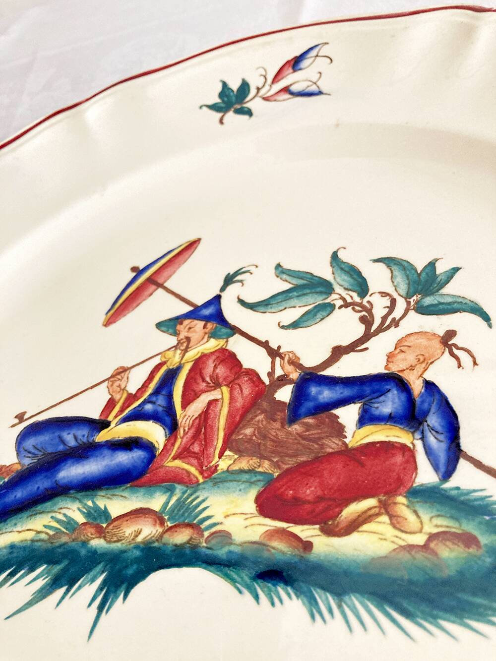 Sarreguemines dish, Chinese scene motif