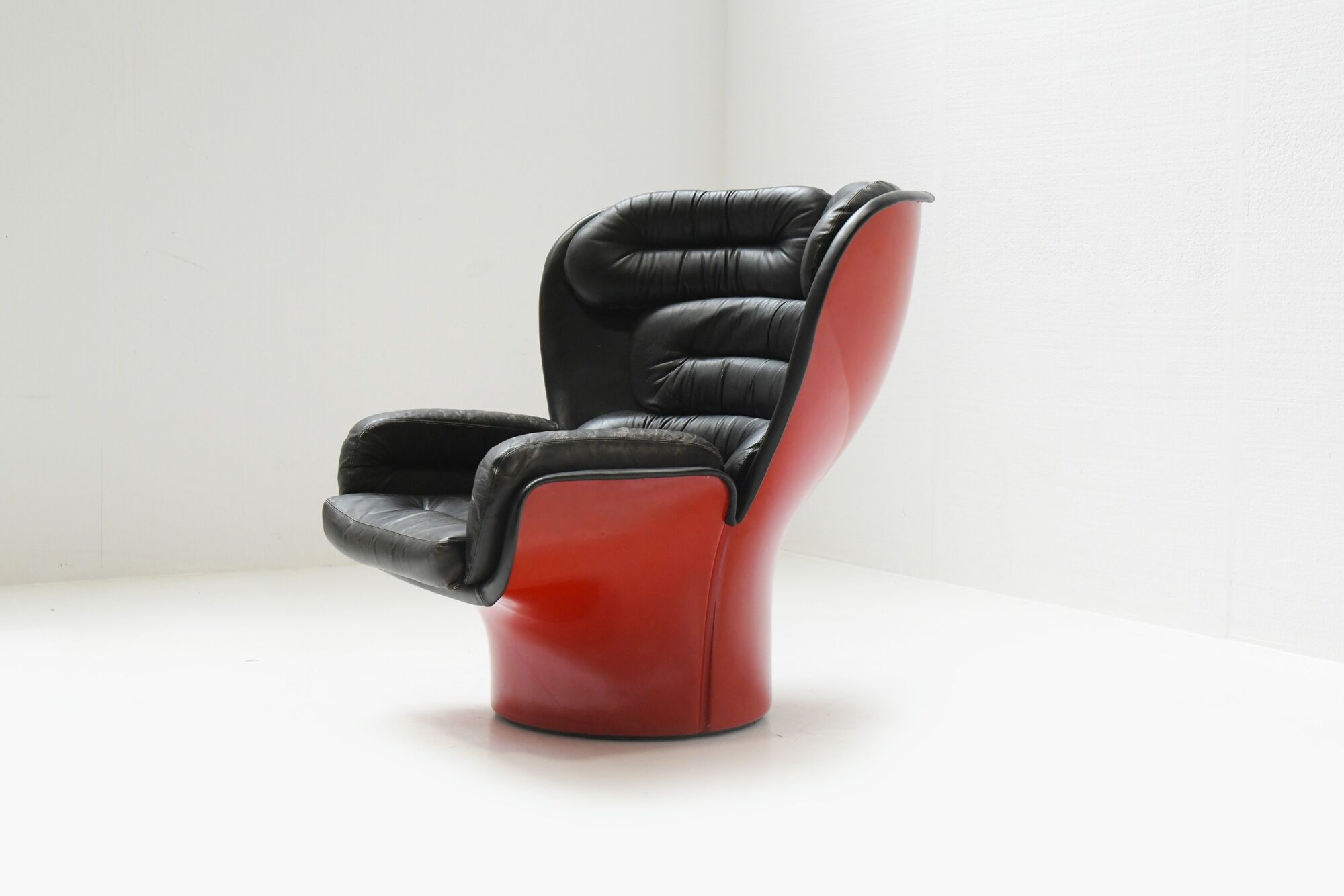 Vintage Elda chair in black leather & red shell by Joe Colombo for Comfort Italy