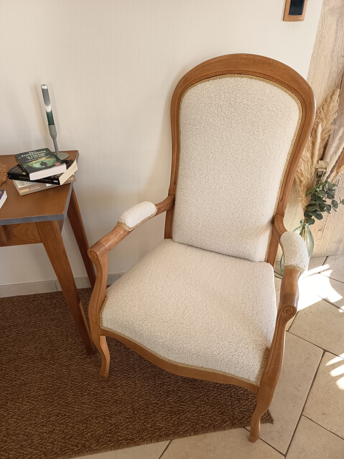 Fauteuil Voltaire tissu bouclette