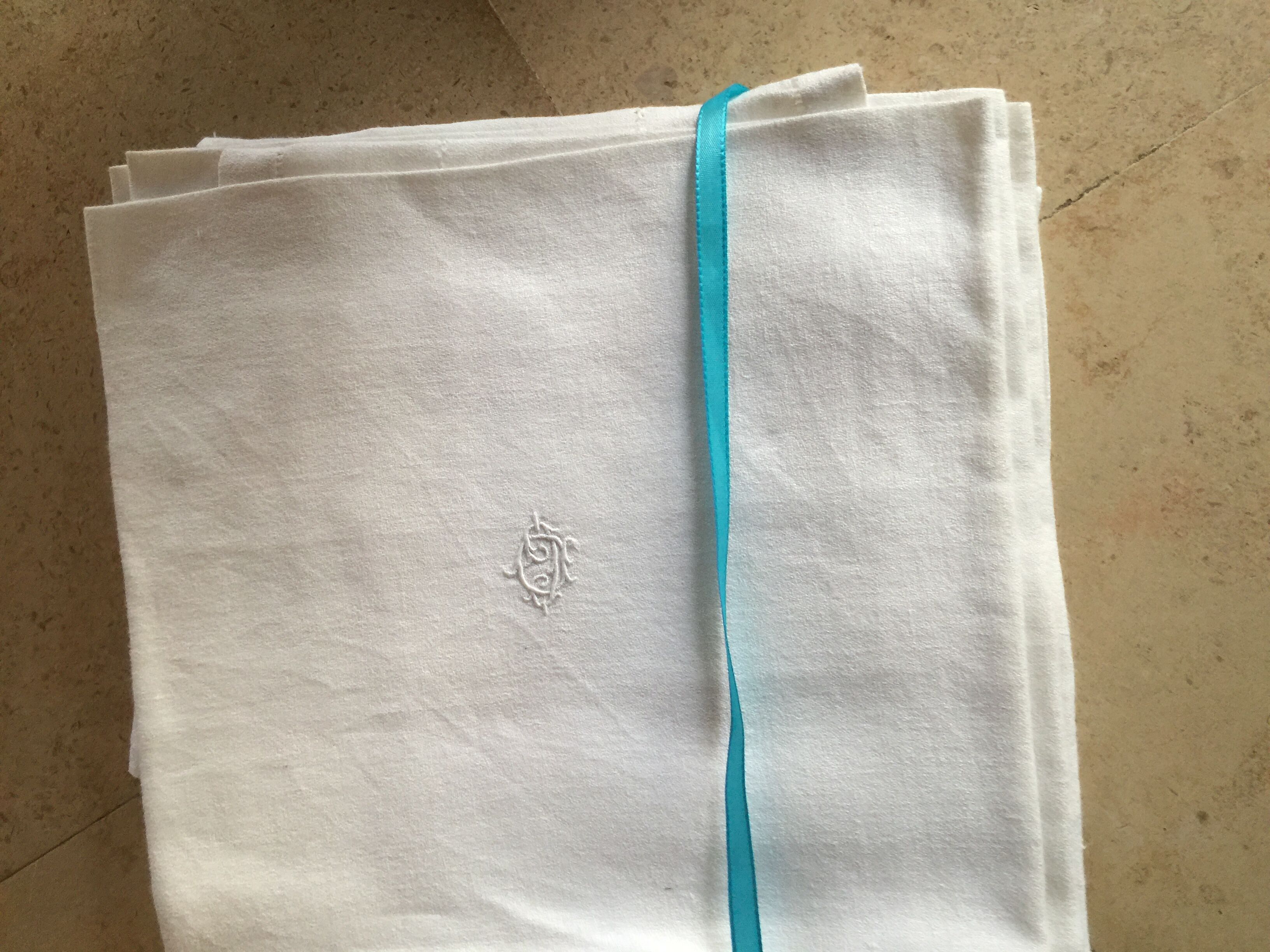 Lot of linen towels CD