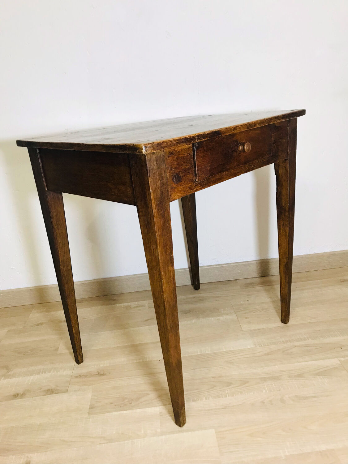 Wooden desk table