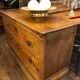 Meuble de métier en chêne clair bois sculpté