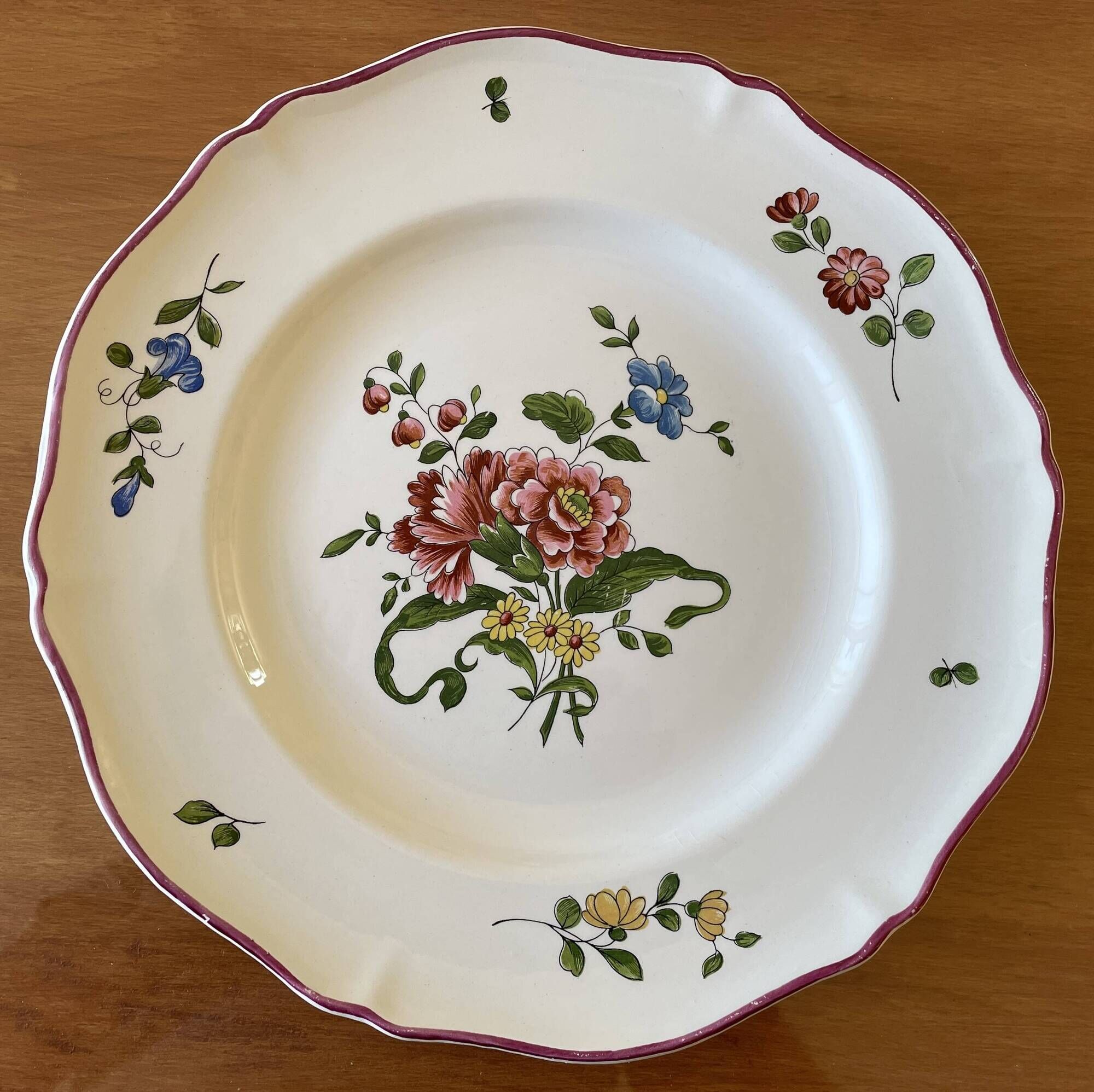 6 large flat antique plates in Saint-Amand earthenware (Nord)