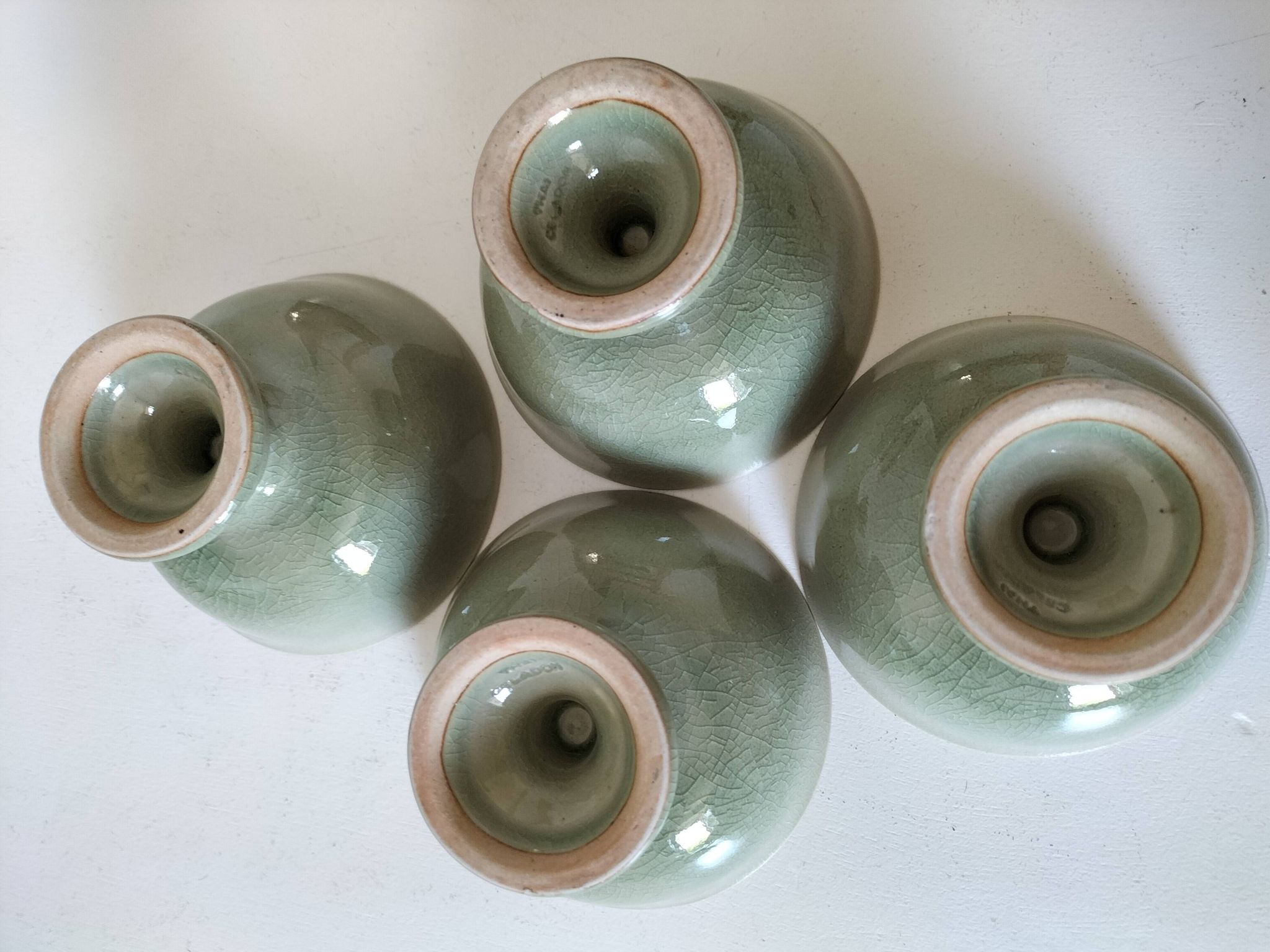 Ensemble 4  coupelles artisanales en céramique – émail céladon & style raku