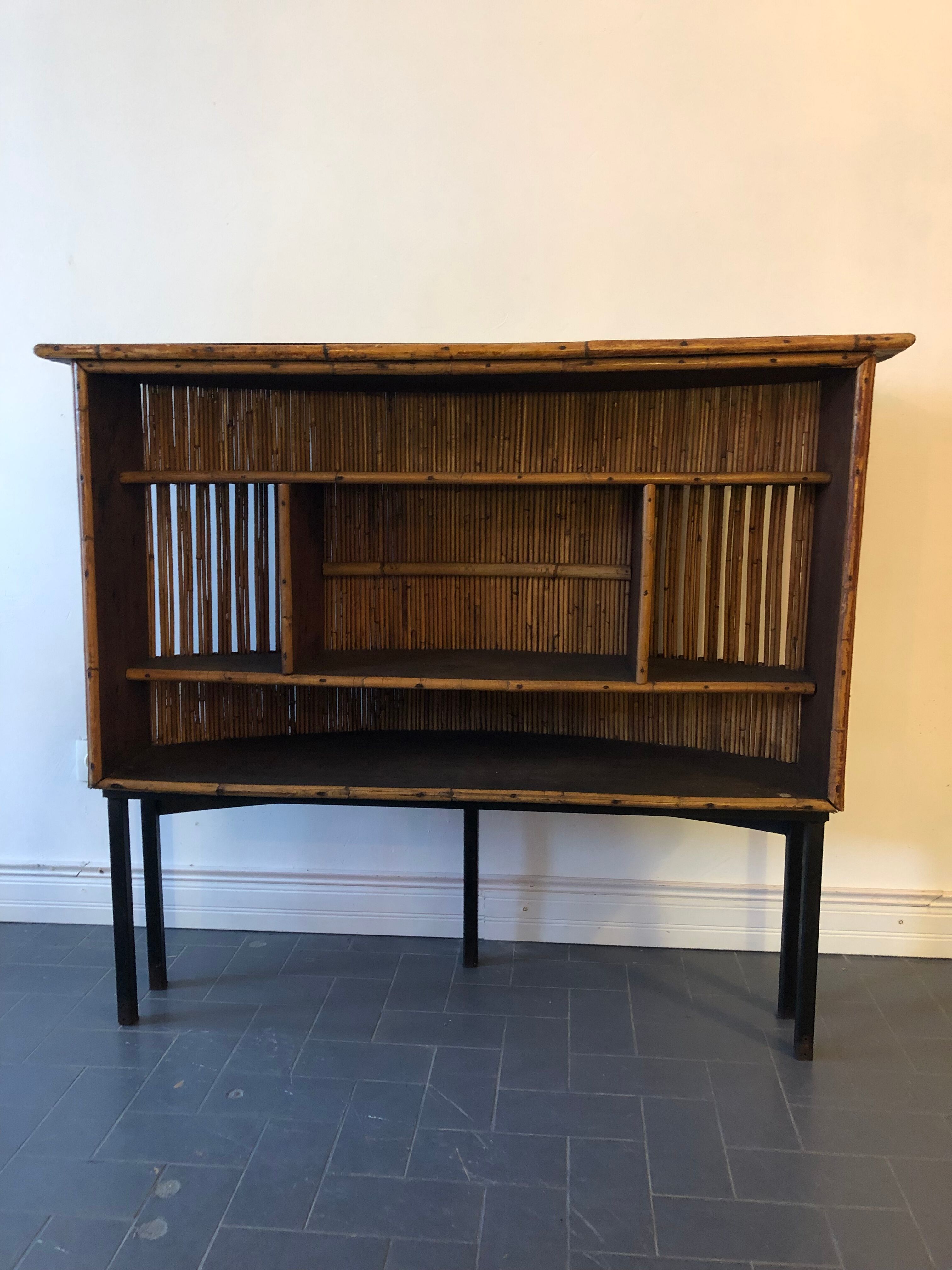 Furniture bar in vintage rattan