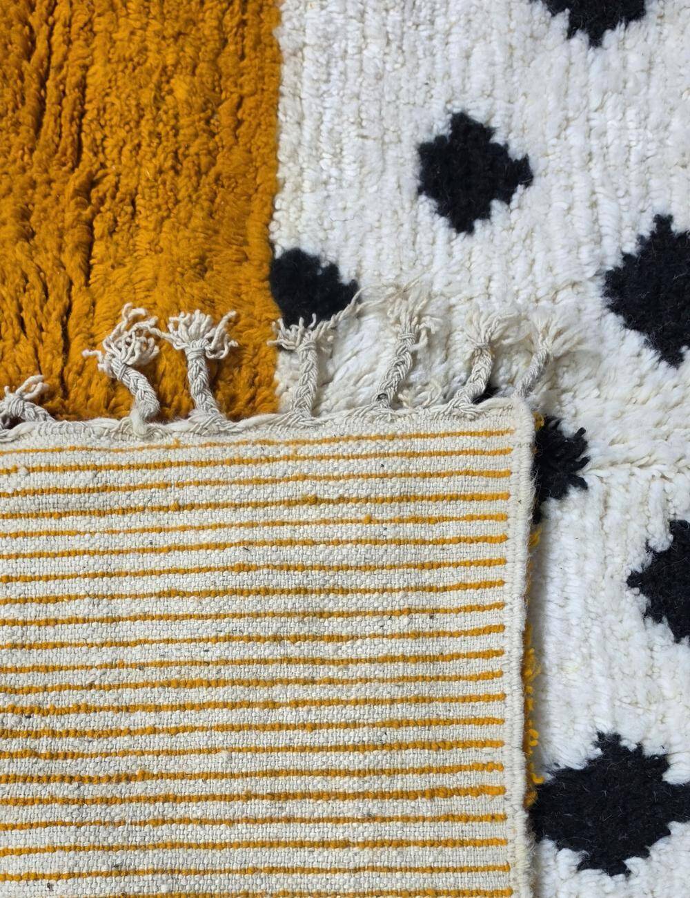 Modern Berber Rug - 247 x 193 cm