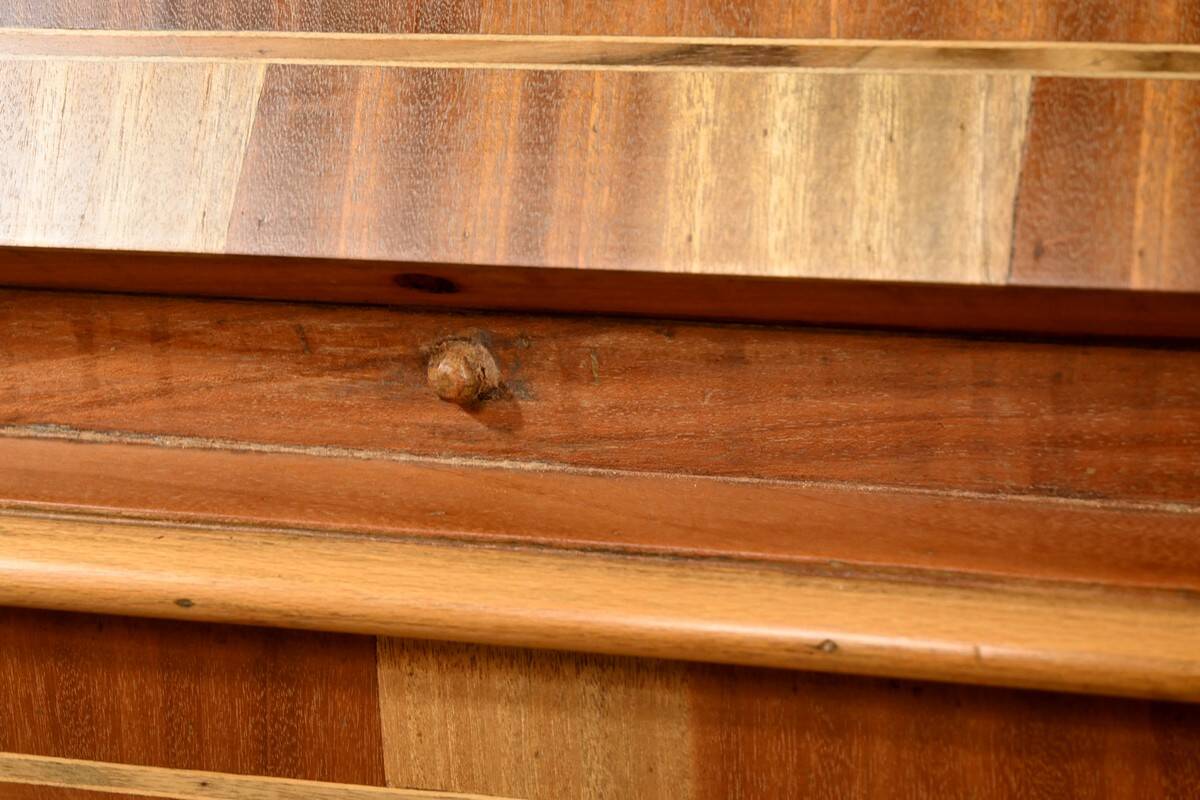 Scriban Showcase in Blond Mahogany, England – 1960