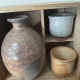 Sake bottle, its two cups and its original signed box