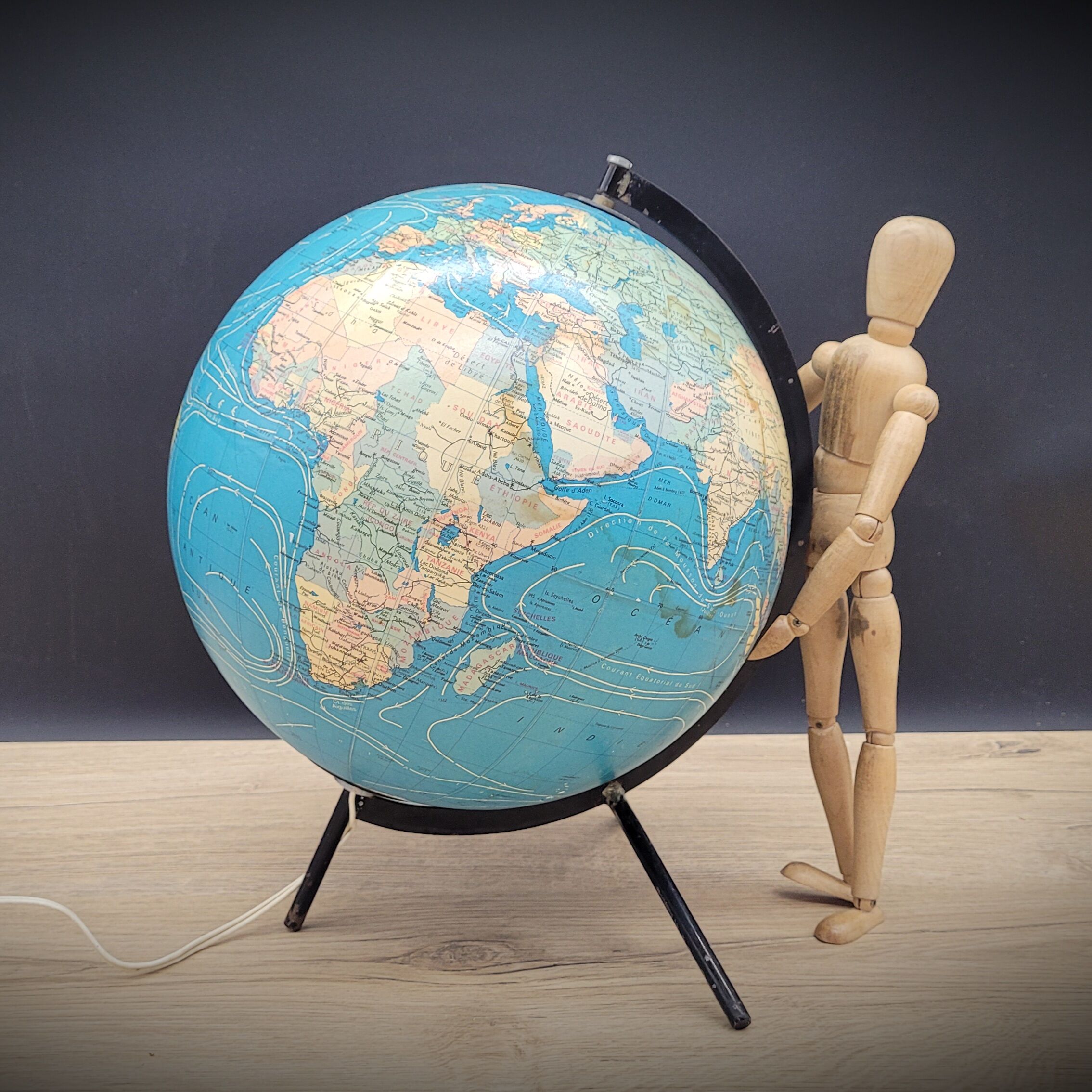 Taride World Map 1977